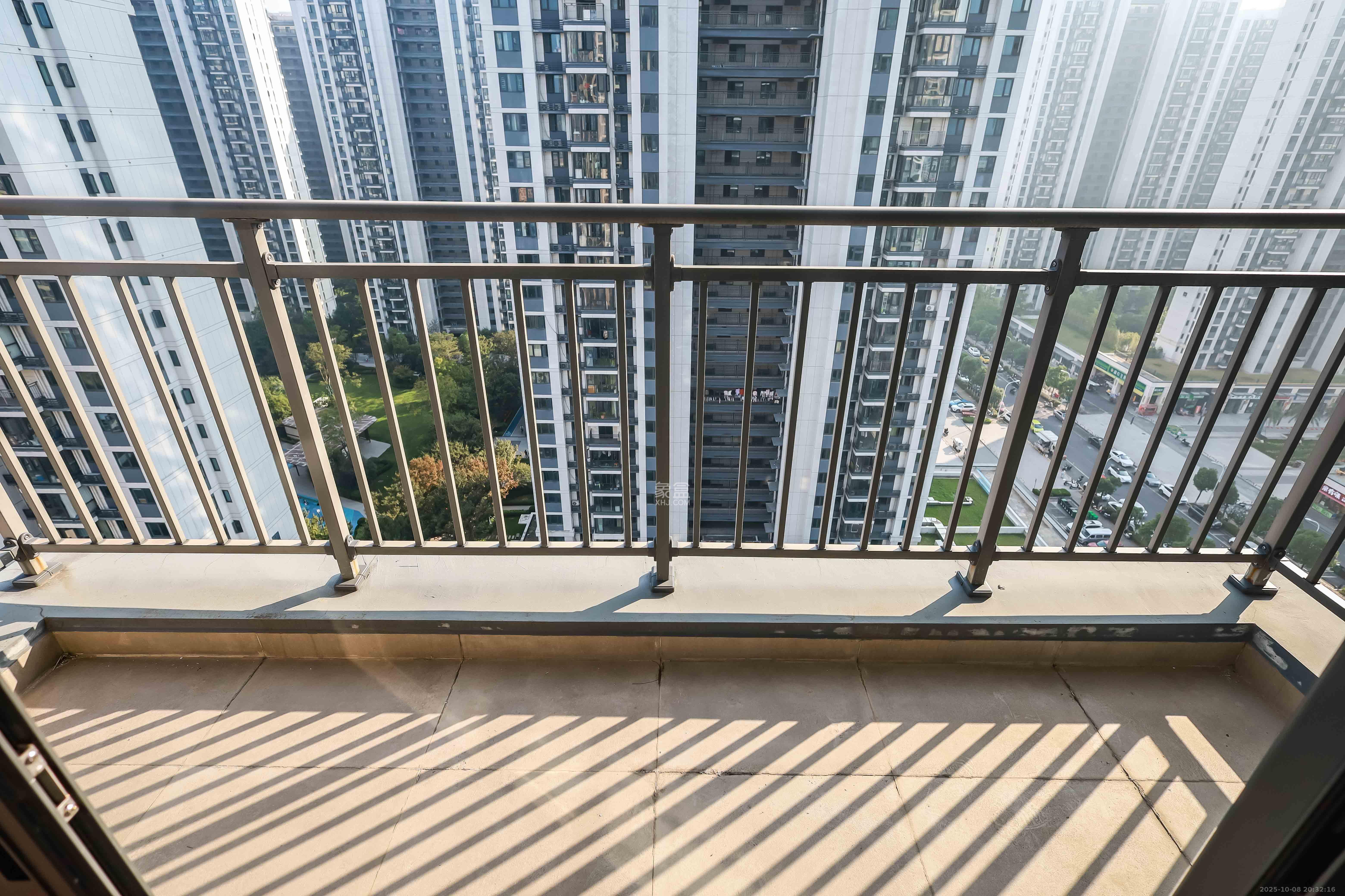 保利恒伟时光印象  4室2厅2卫    136.0万阳台