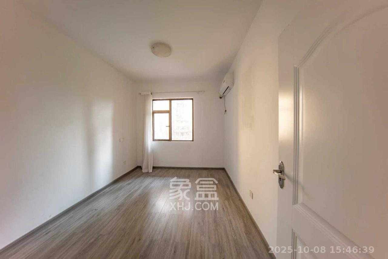 江山帝景哈佛  4室2厅2卫    2700.0元/月 江山帝景哈佛  4室2厅2卫    2700.0元/月室内图