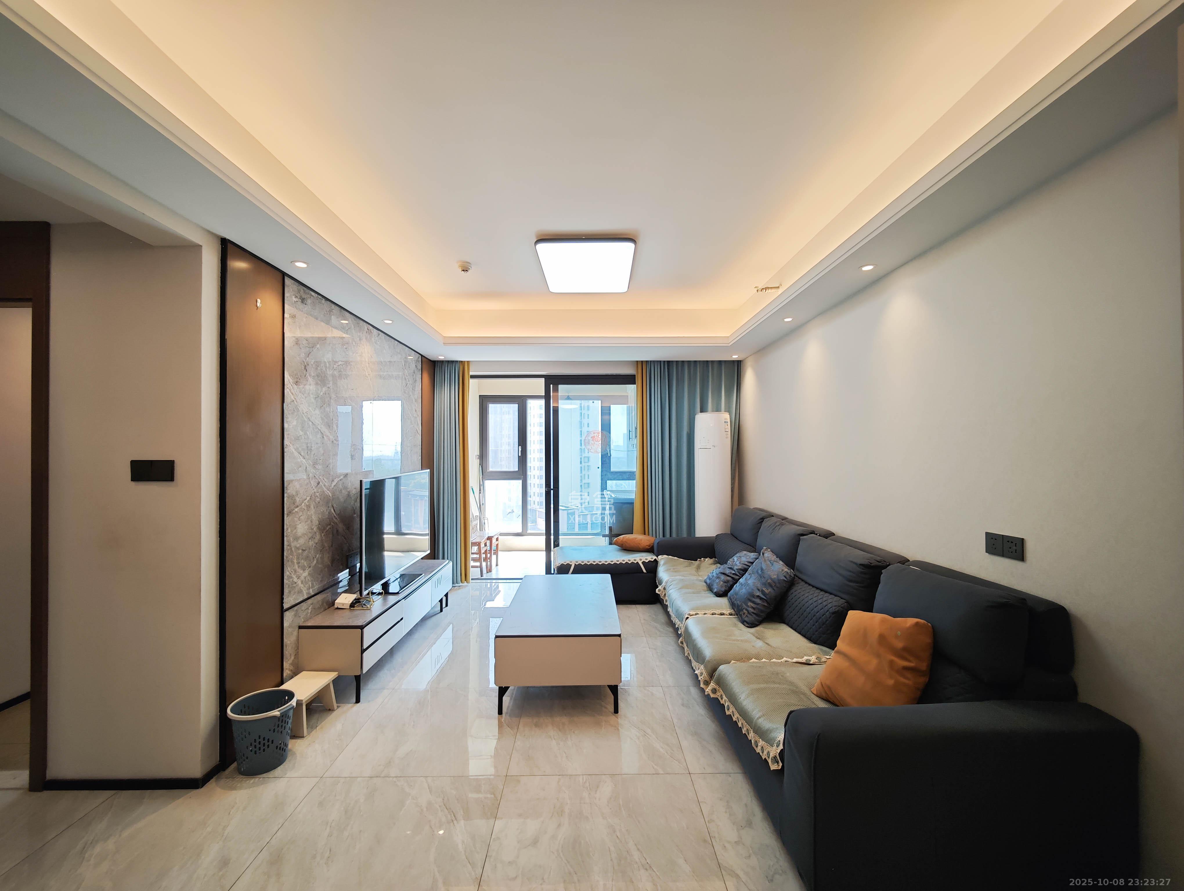 万科魅力之城天阔里 3室2厅2卫 108.0万 万科魅力之城天阔里 3室2厅2卫 108.0万客厅