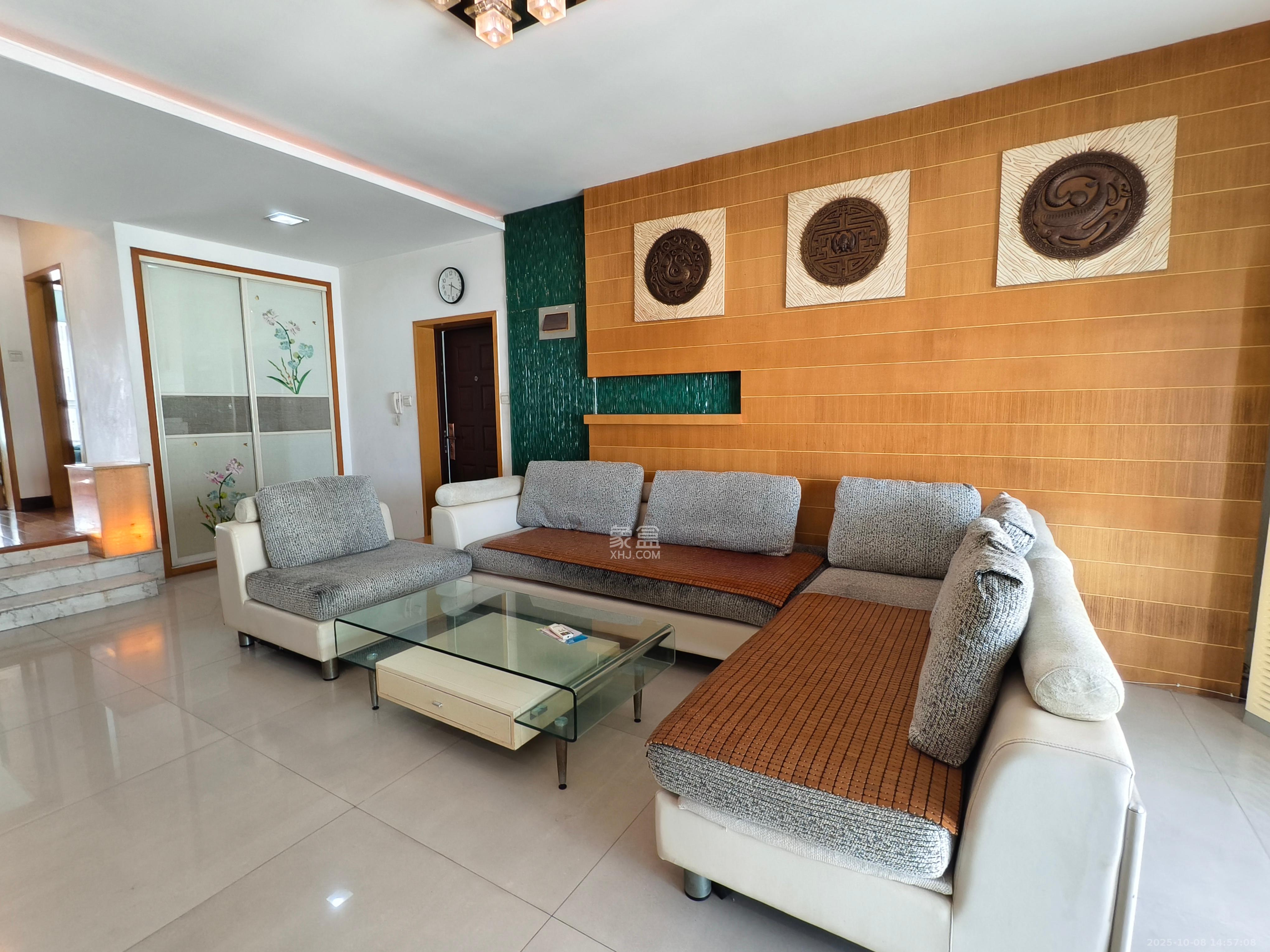 星语林名园  4室2厅2卫    2400.0元/月室内图