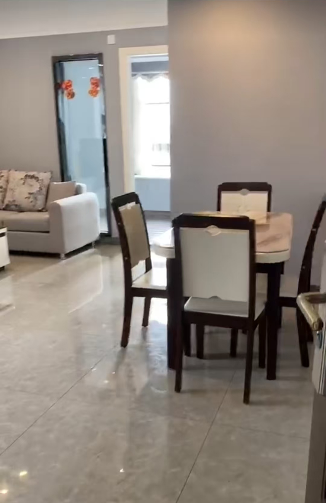 佳源罗马都市  2室1厅1卫    1800.0元/月 佳源罗马都市  2室1厅1卫    1800.0元/月室内图