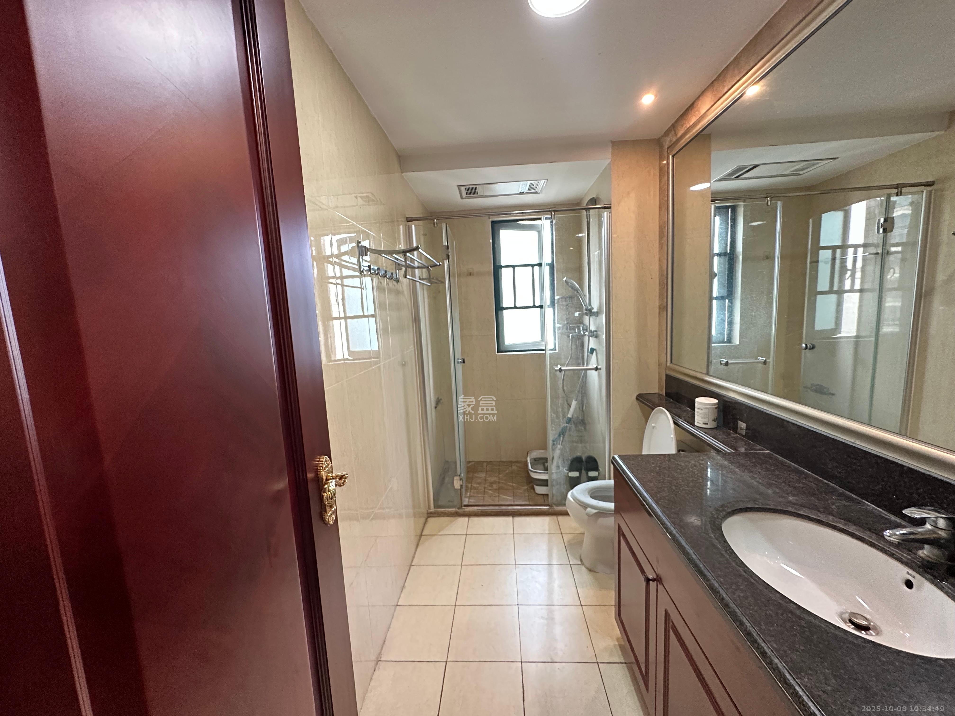 恒大御景湾  3室2厅2卫    4000.0元/月 恒大御景湾  3室2厅2卫    4000.0元/月室内图