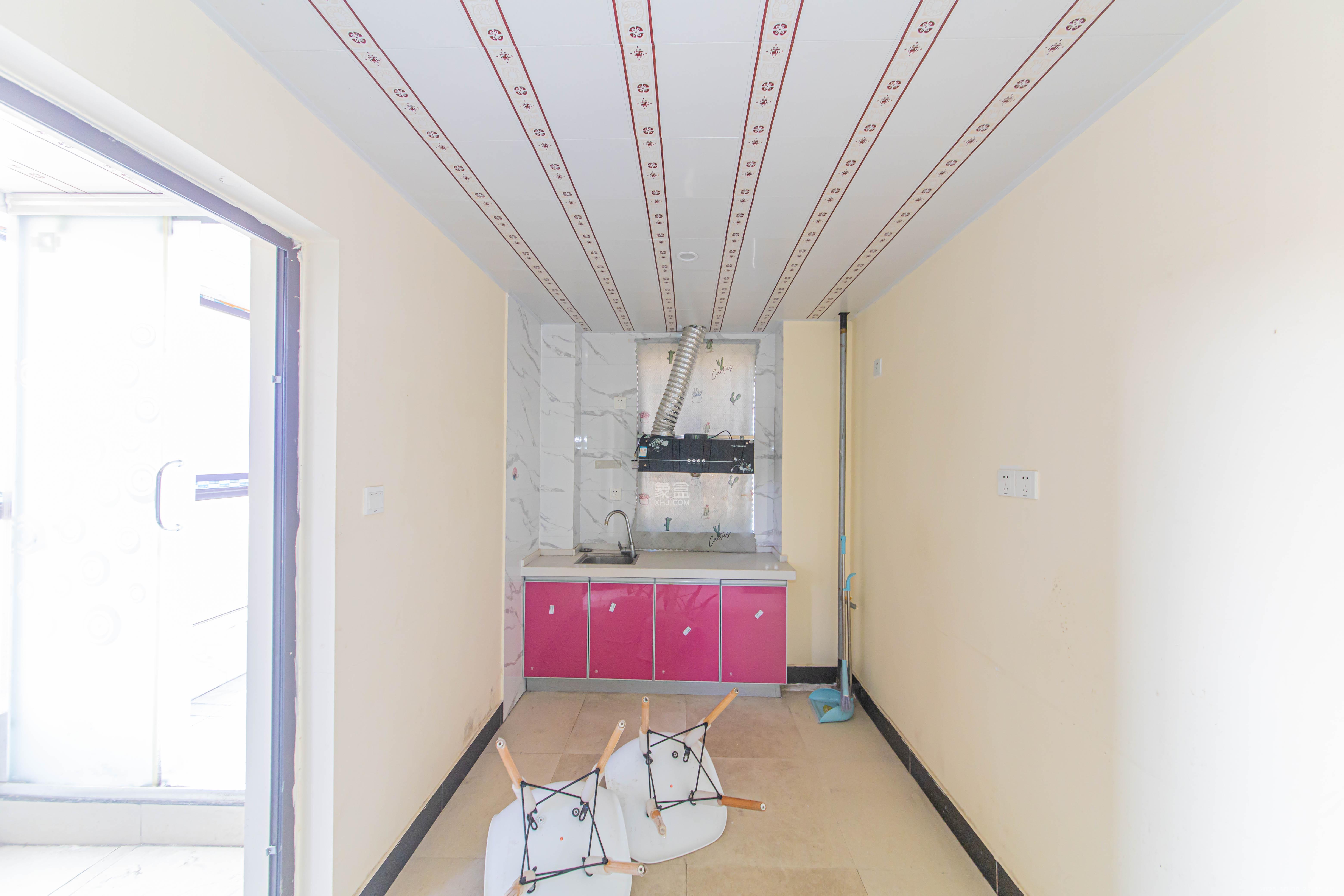 鑫远悦城（鑫远悦时代）  4室2厅2卫    139.0万厨房