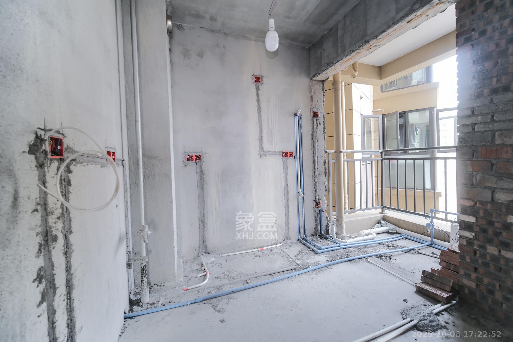 保利香槟国际  3室2厅2卫    70.0万厨房