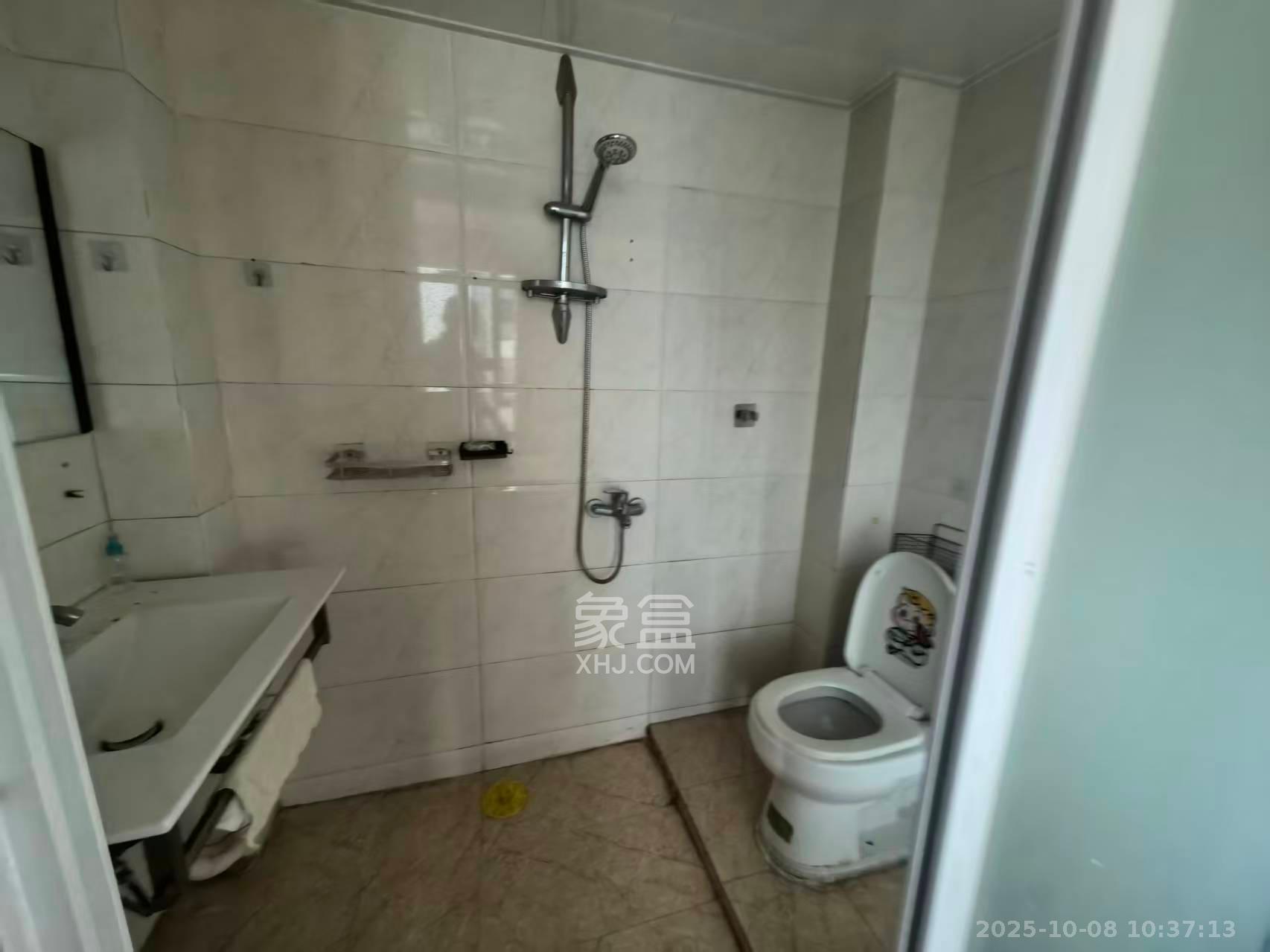 鑫远熙山 4室2厅2卫 2450.0元/月 鑫远熙山 4室2厅2卫 2450.0元/月室内图