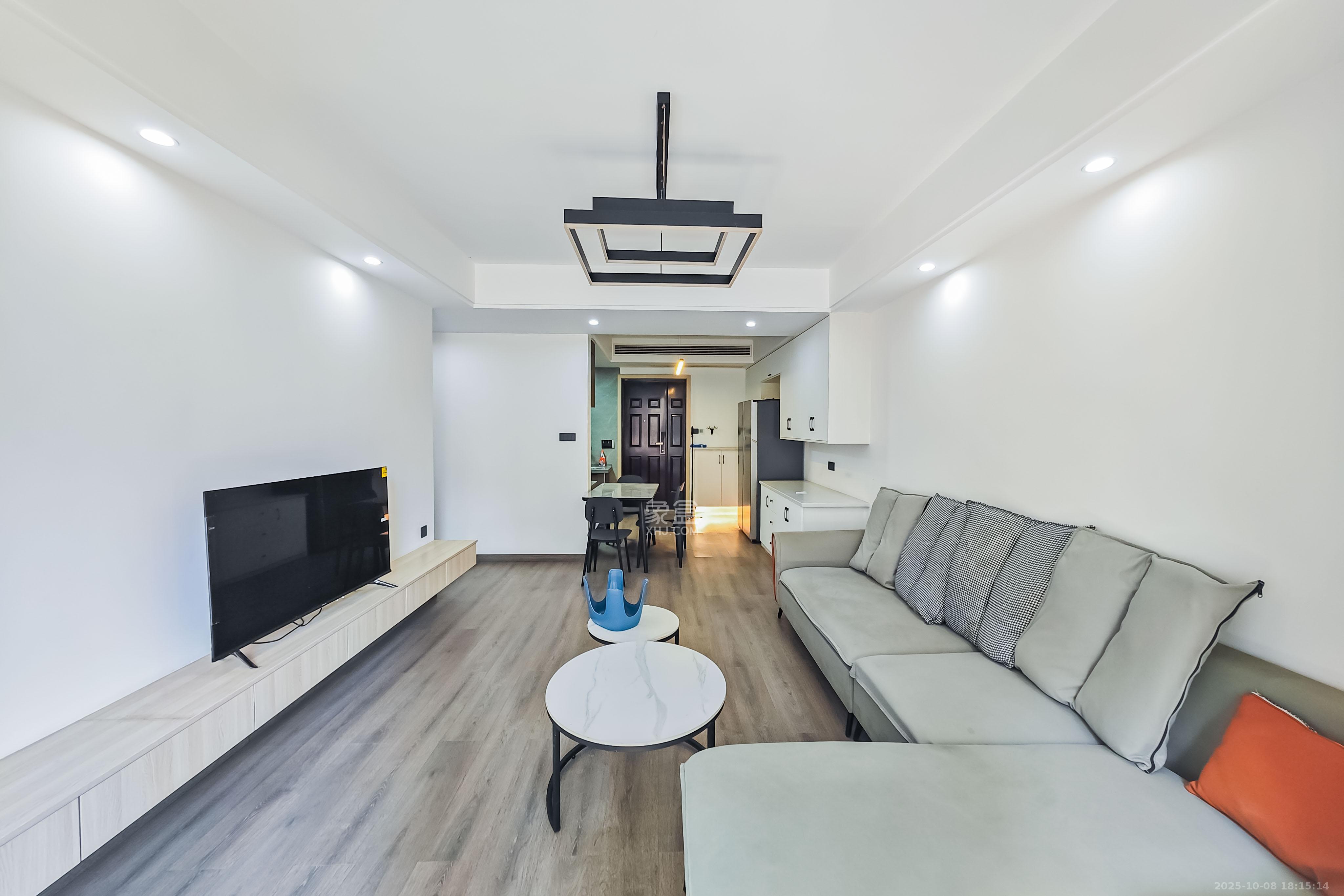 中天星耀城 3室2厅1卫 106.0万 中天星耀城 3室2厅1卫 106.0万客厅