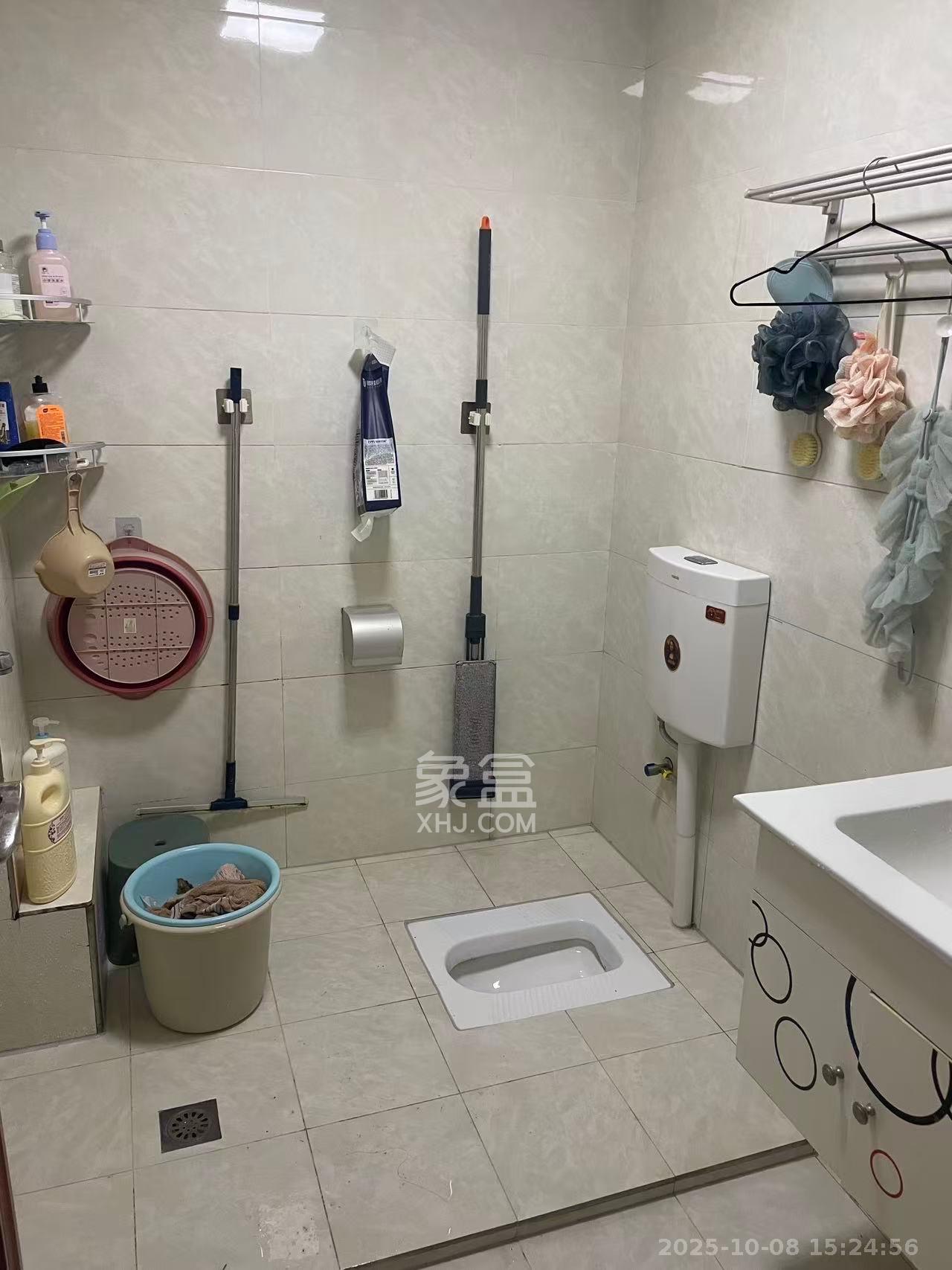 联美品格  1室2厅1卫    2200.0元/月室内图