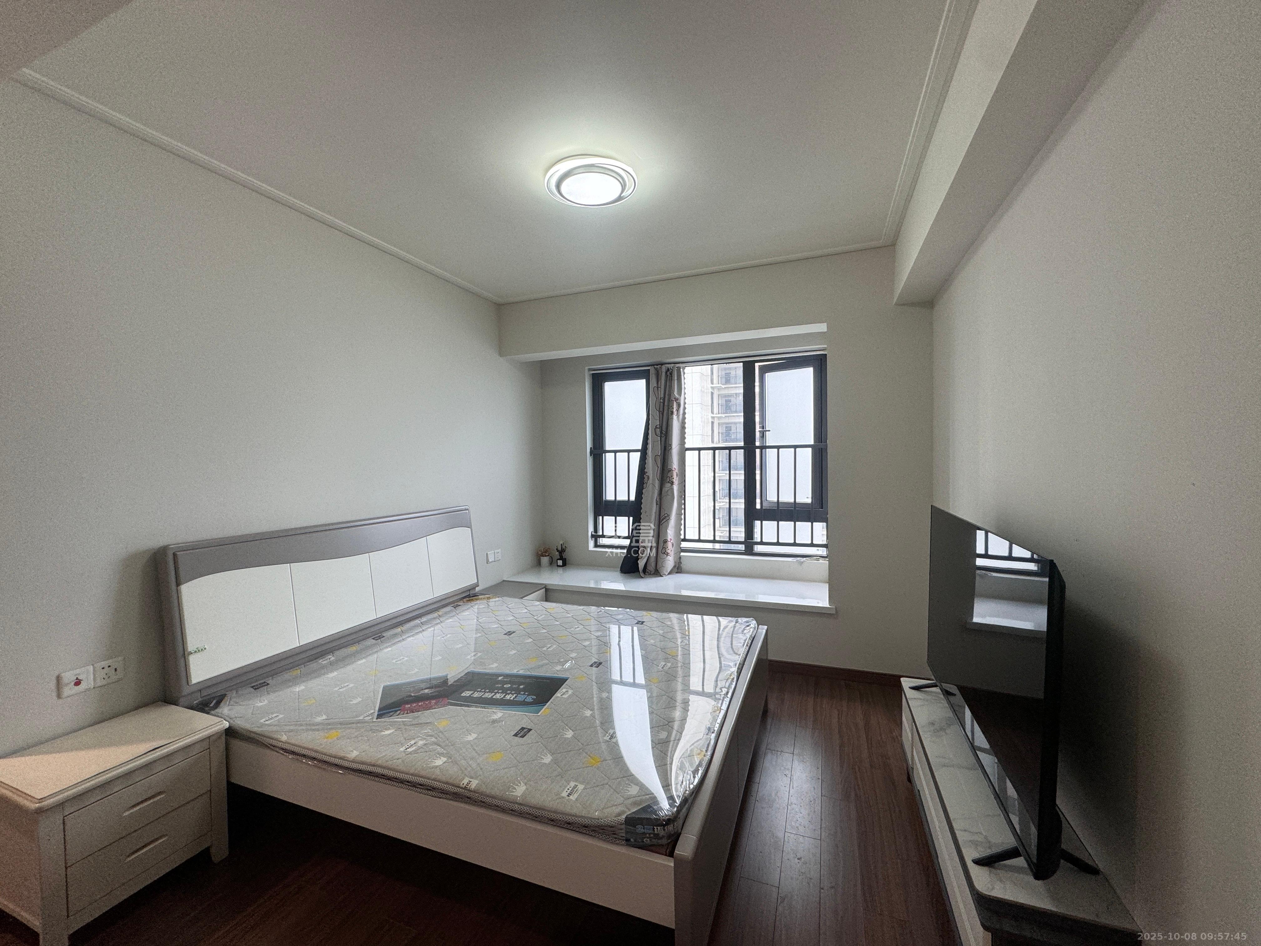 保利中环广场(保利中悦苑)  4室2厅2卫    4500.0元/月 保利中环广场(保利中悦苑)  4室2厅2卫    4500.0元/月室内图