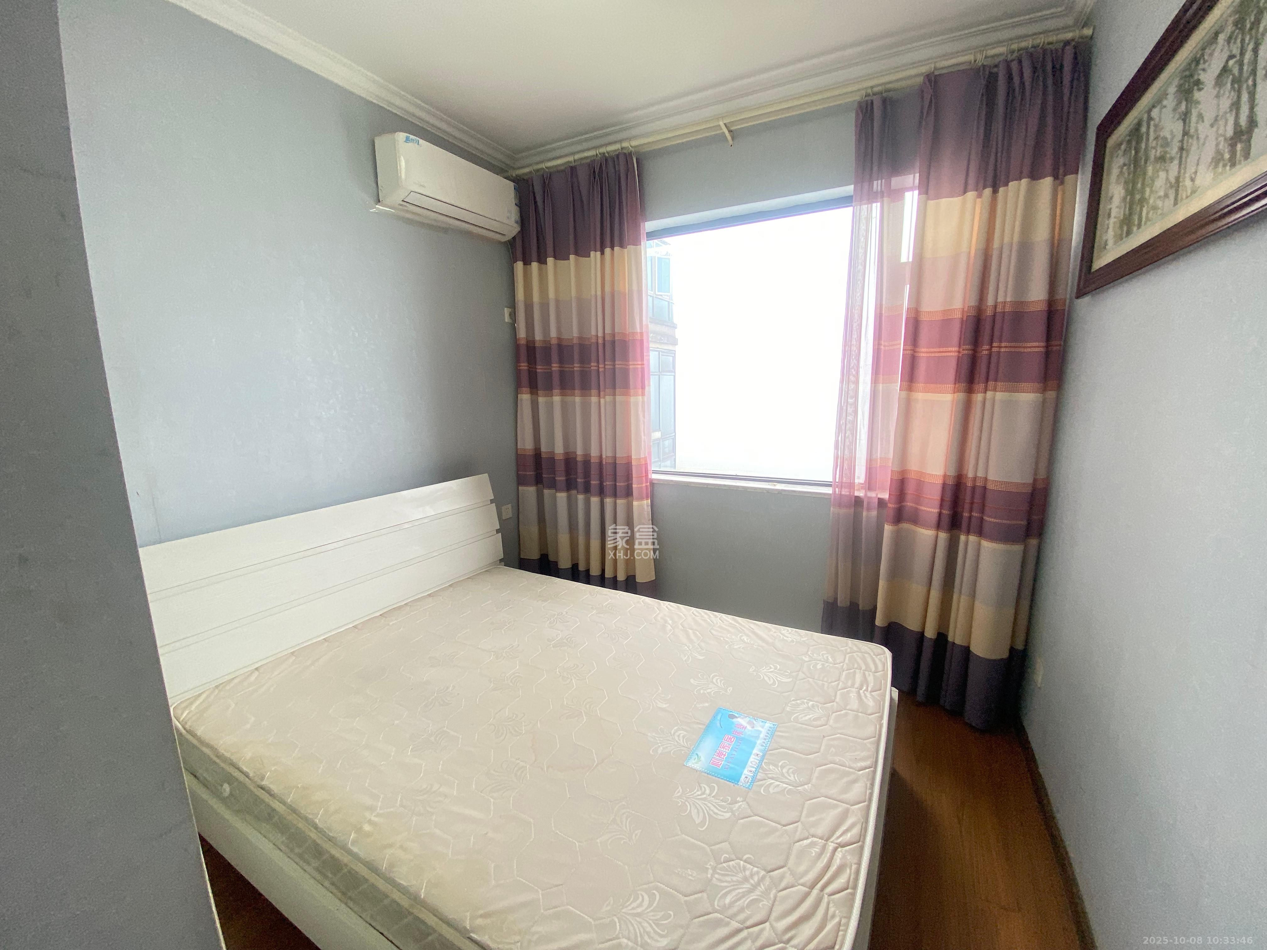 双湾国际(湘江御景花园) 4室2厅2卫 3000.0元/月 双湾国际(湘江御景花园) 4室2厅2卫 3000.0元/月室内图