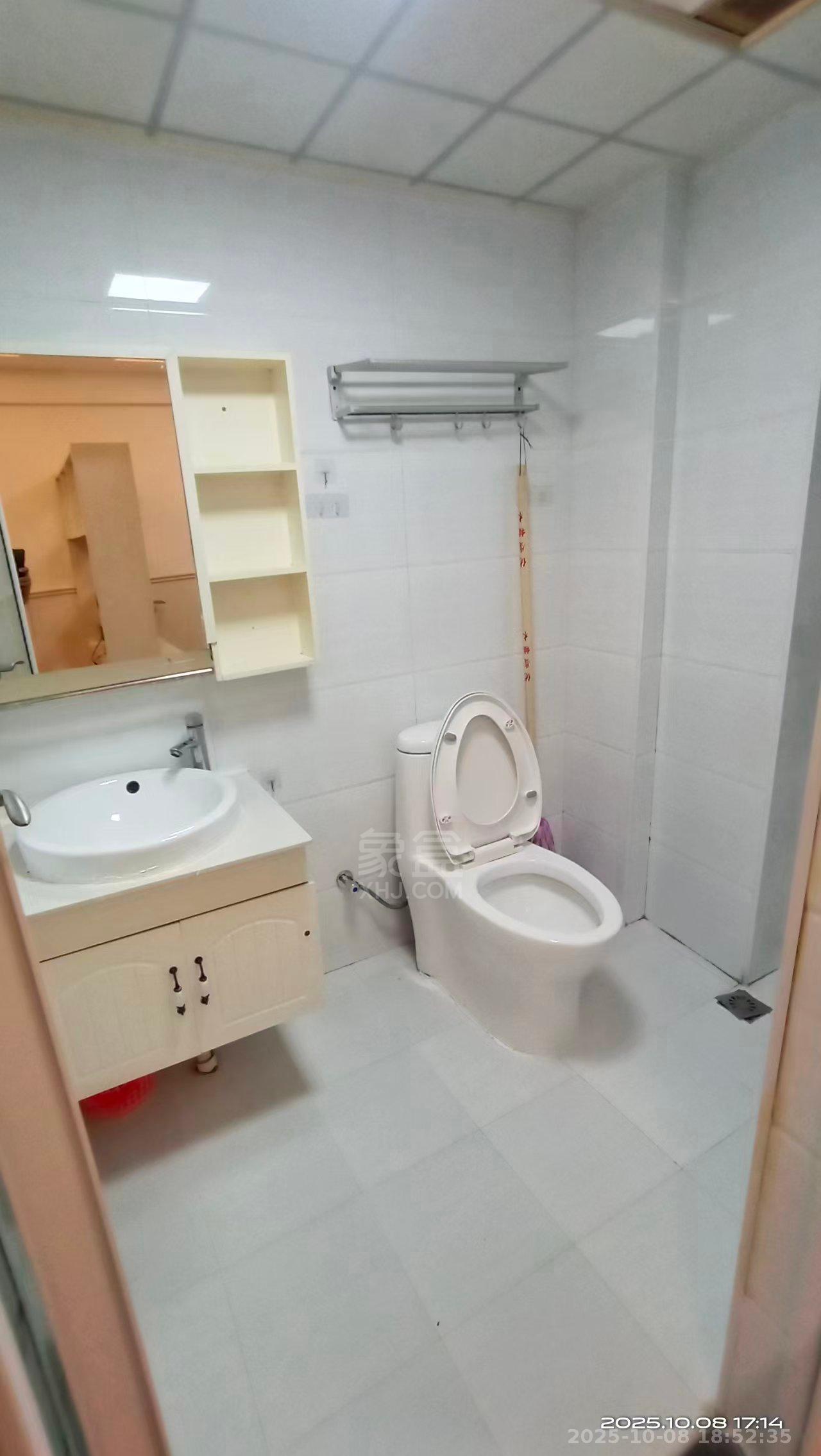 现代城 1室1厅1卫 1200.0元/月 现代城 1室1厅1卫 1200.0元/月室内图