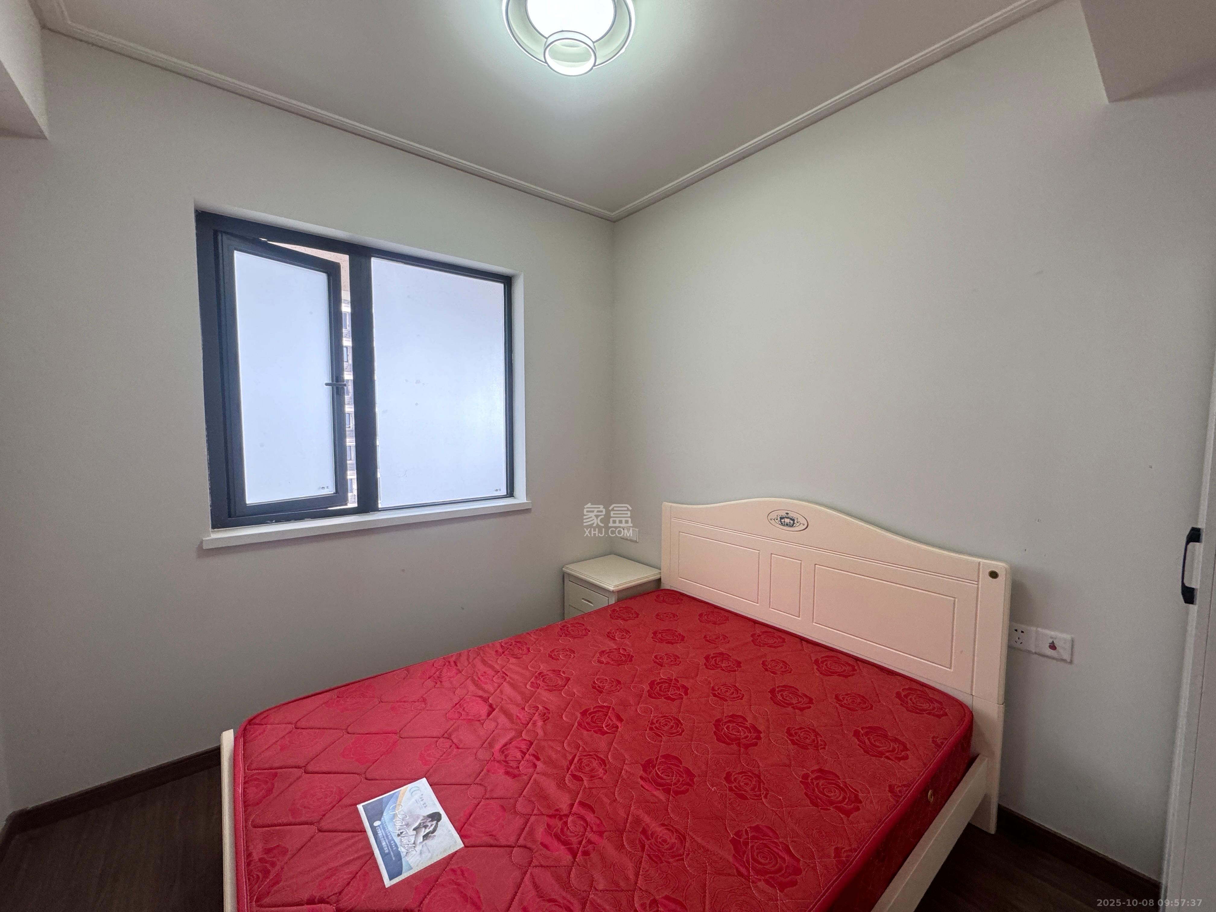 保利中环广场(保利中悦苑)  4室2厅2卫    4500.0元/月 保利中环广场(保利中悦苑)  4室2厅2卫    4500.0元/月室内图