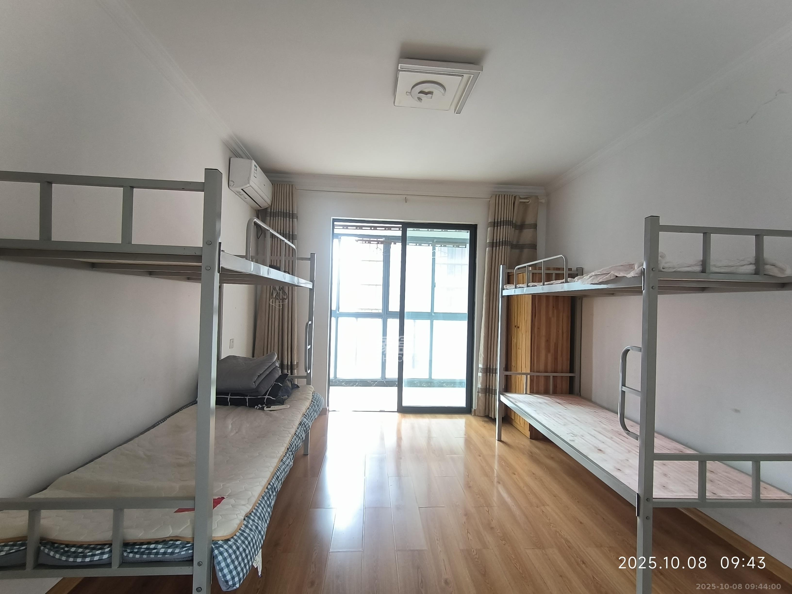 华润凤凰城二期  3室2厅2卫    1500.0元/月室内图