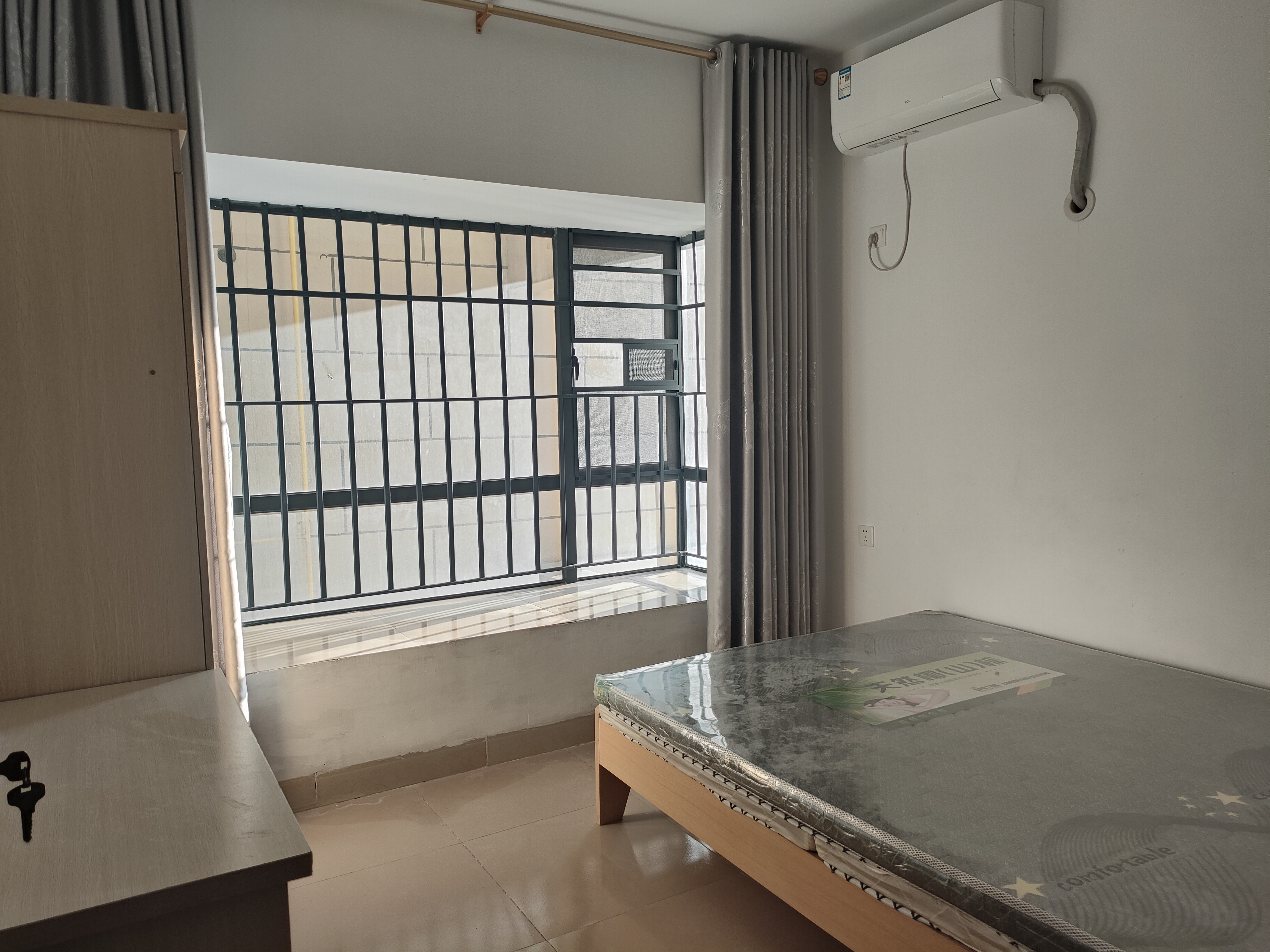 冠盛天泽园  3室2厅1卫    2900.0元/月 冠盛天泽园  3室2厅1卫    2900.0元/月室内图