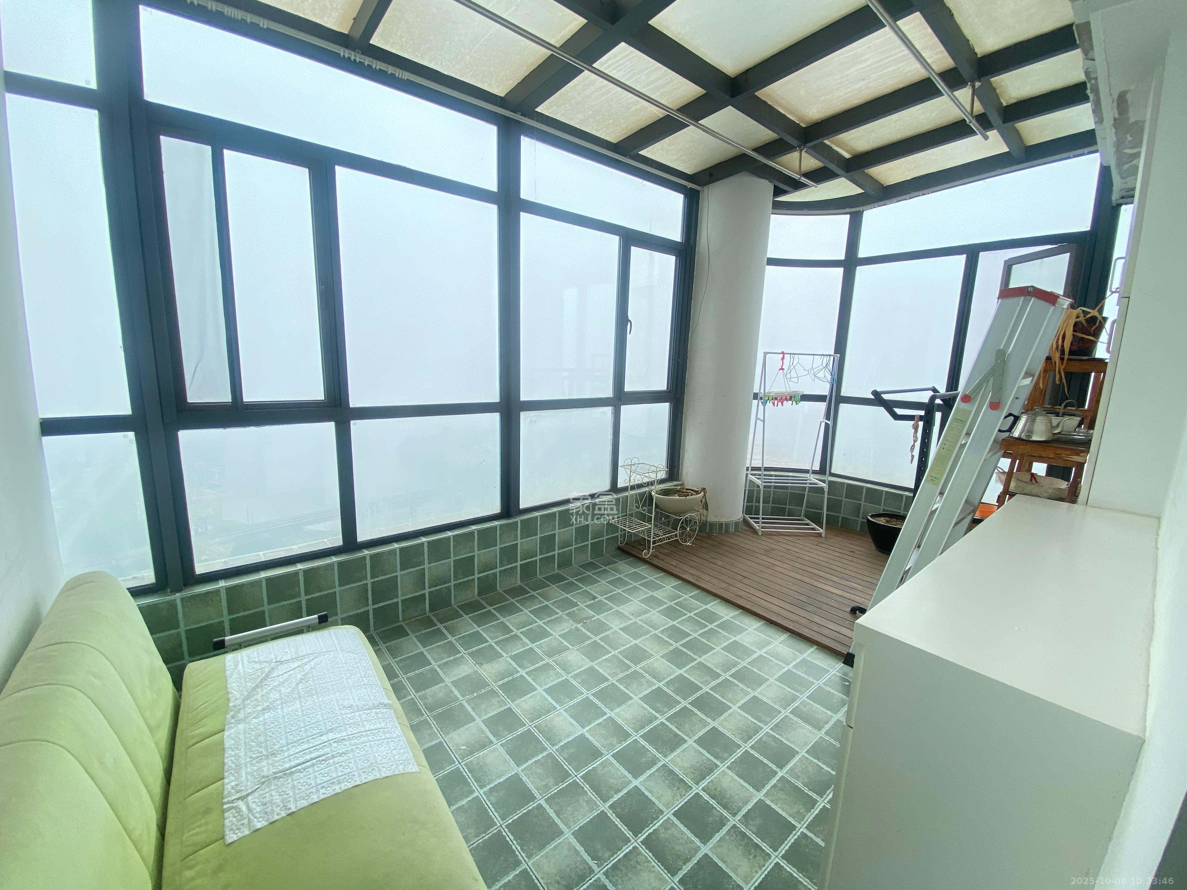 双湾国际(湘江御景花园) 4室2厅2卫 3000.0元/月 双湾国际(湘江御景花园) 4室2厅2卫 3000.0元/月室内图