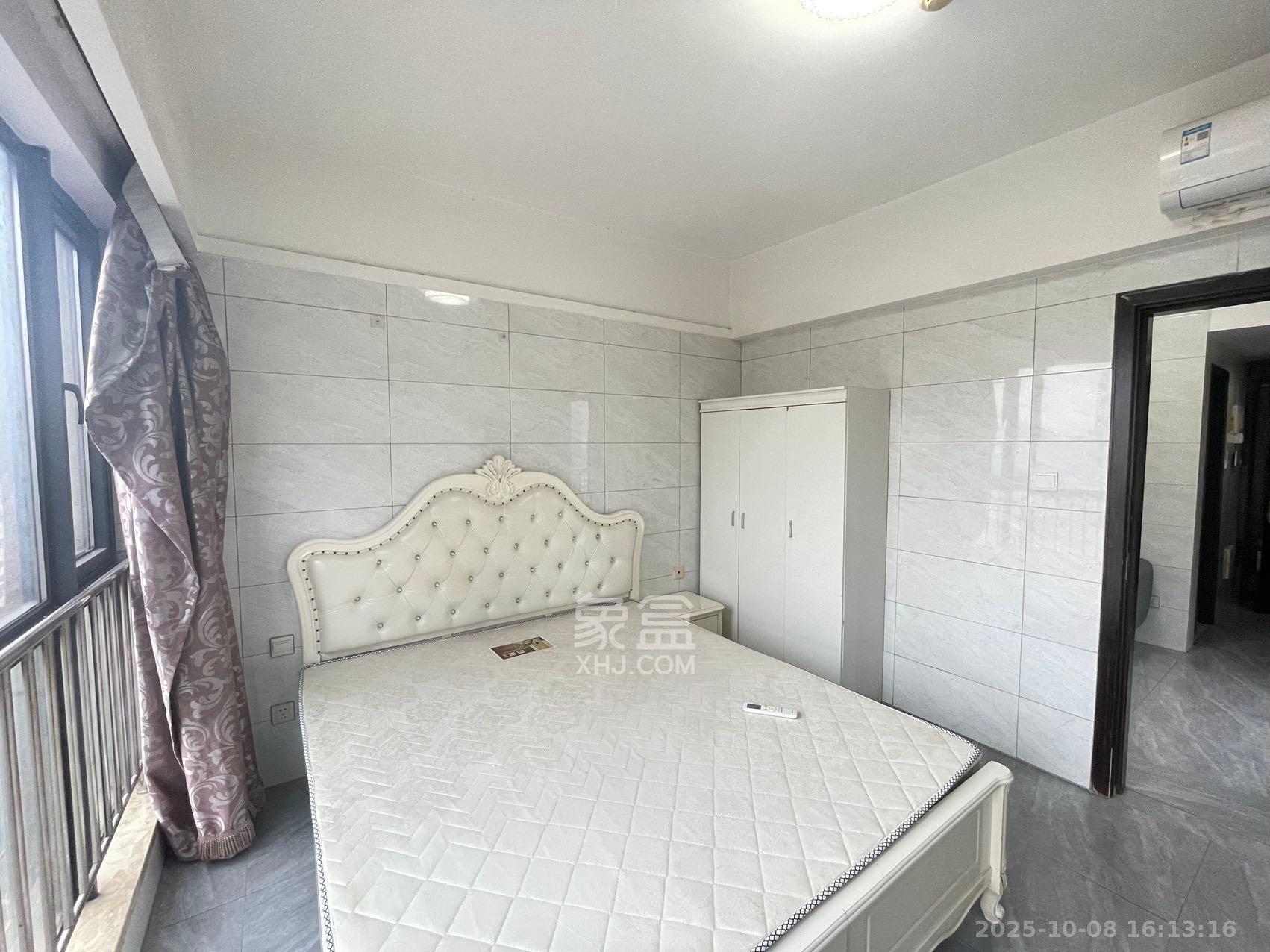 德思勤城市广场(宝格丽公寓) 1室1厅1卫 1700.0元/月 德思勤城市广场(宝格丽公寓) 1室1厅1卫 1700.0元/月室内图