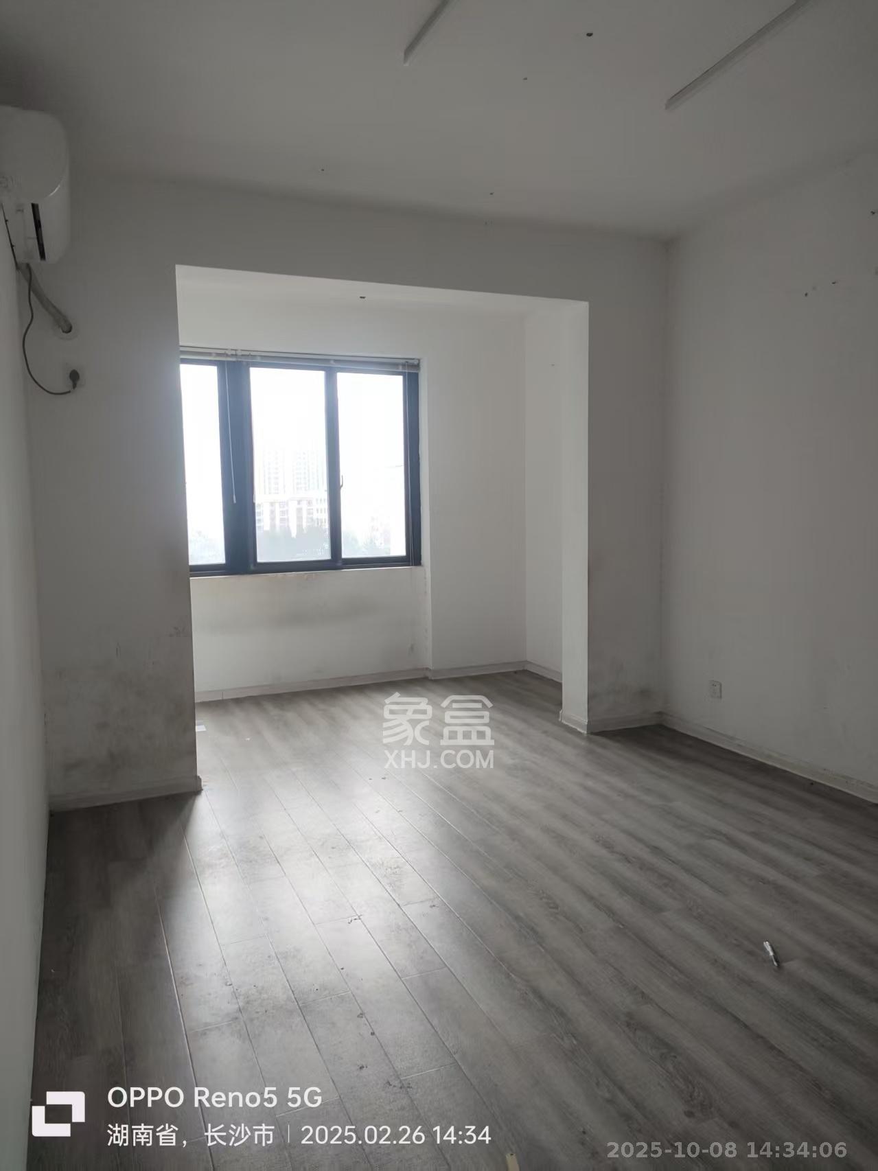 上庭苑 3室2厅2卫 2000.0元/月 上庭苑 3室2厅2卫 2000.0元/月室内图