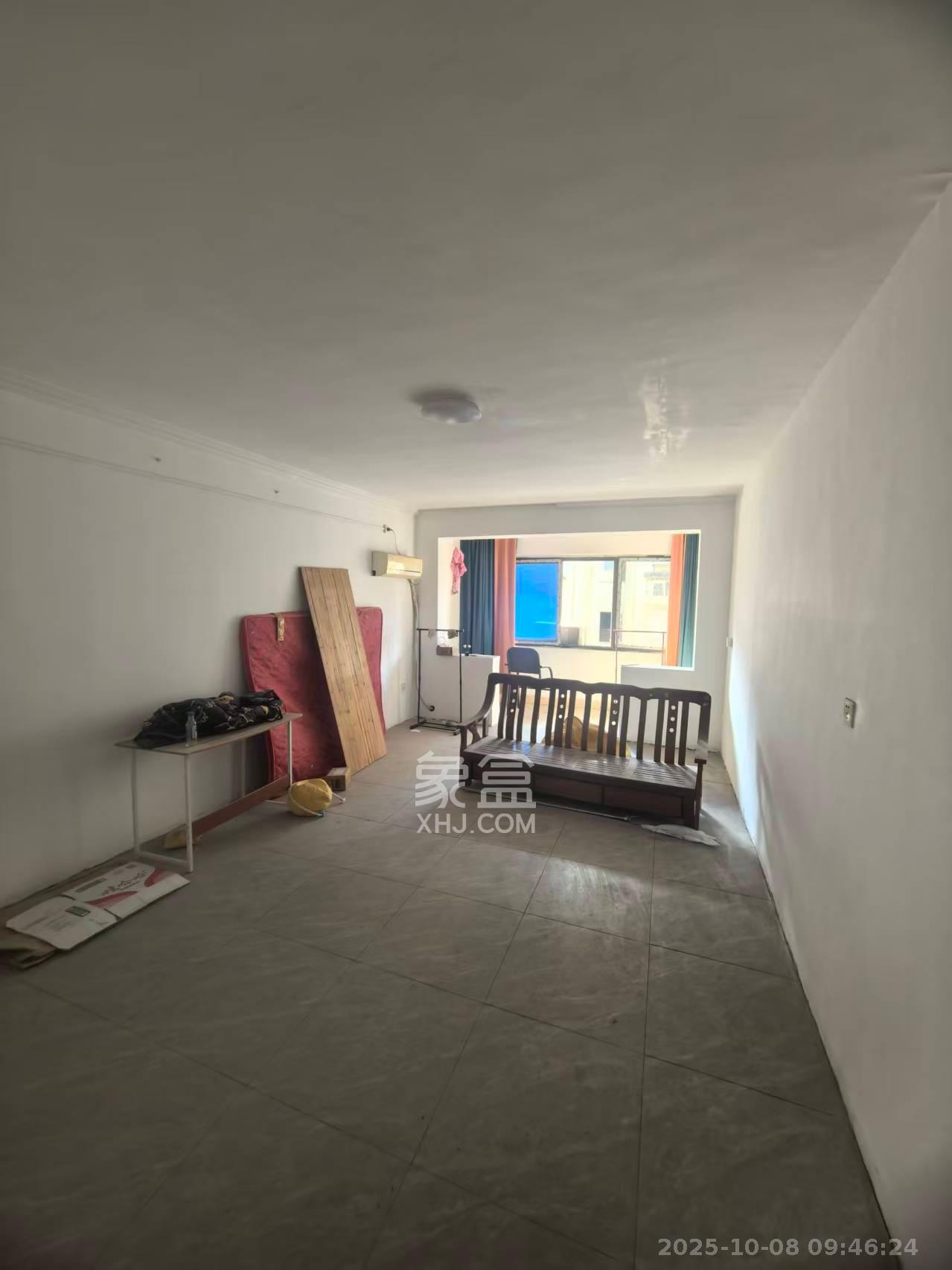 南苑花园 4室2厅2卫 1950.0元/月 南苑花园 4室2厅2卫 1950.0元/月室内图