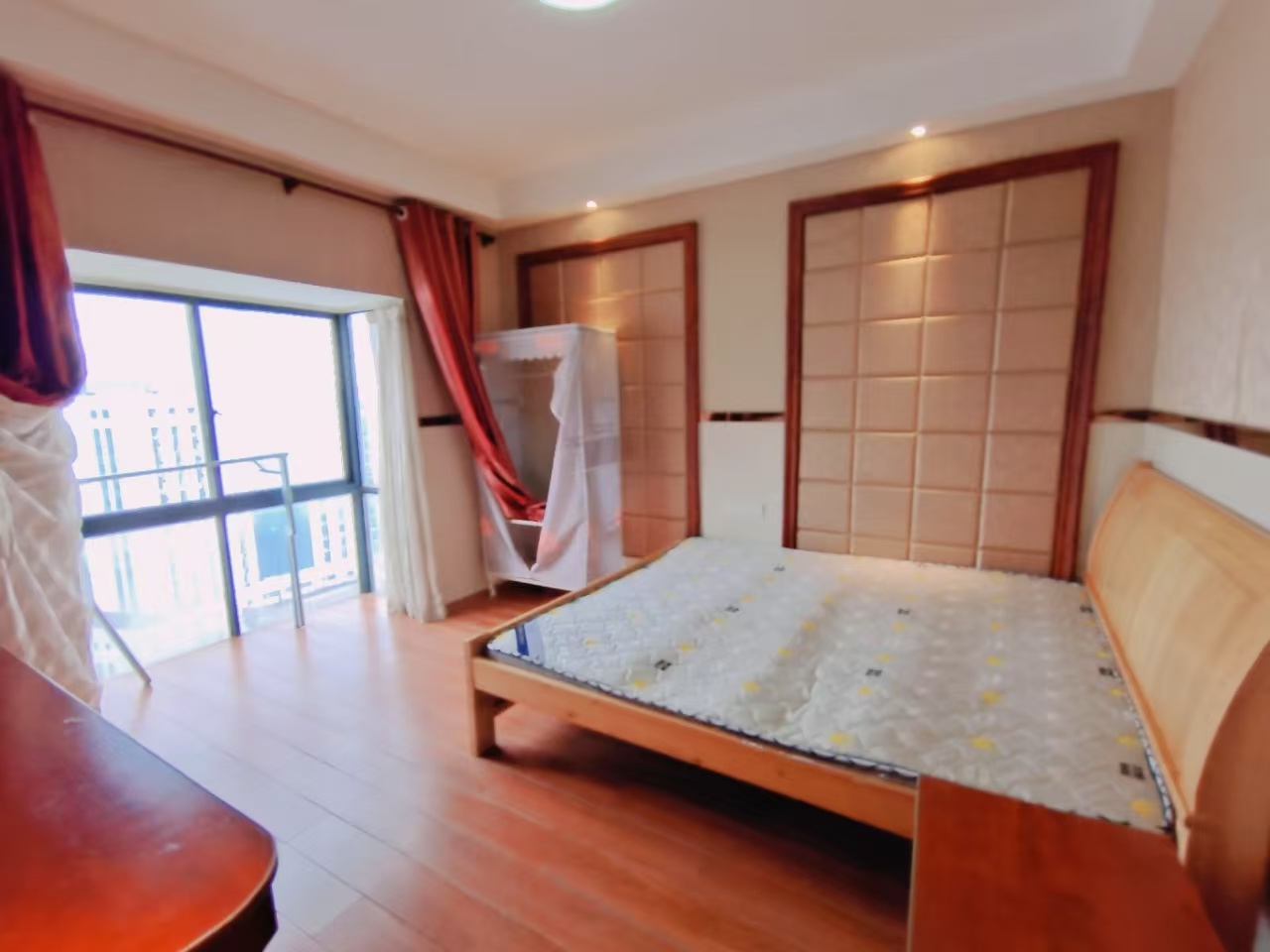 世纪嘉苑 4室2厅2卫 2000.0元/月 世纪嘉苑 4室2厅2卫 2000.0元/月室内图