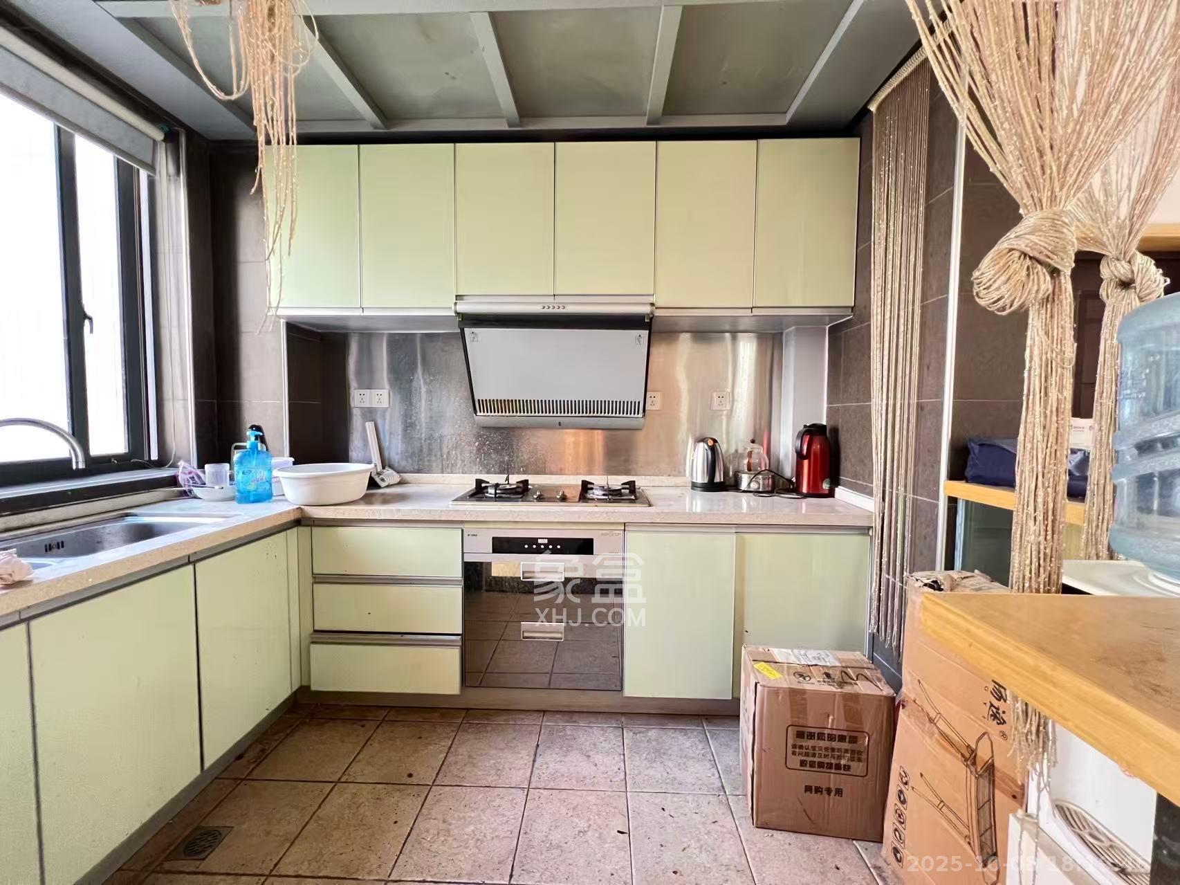 西子花苑  3室2厅2卫    3000.0元/月 西子花苑  3室2厅2卫    3000.0元/月室内图