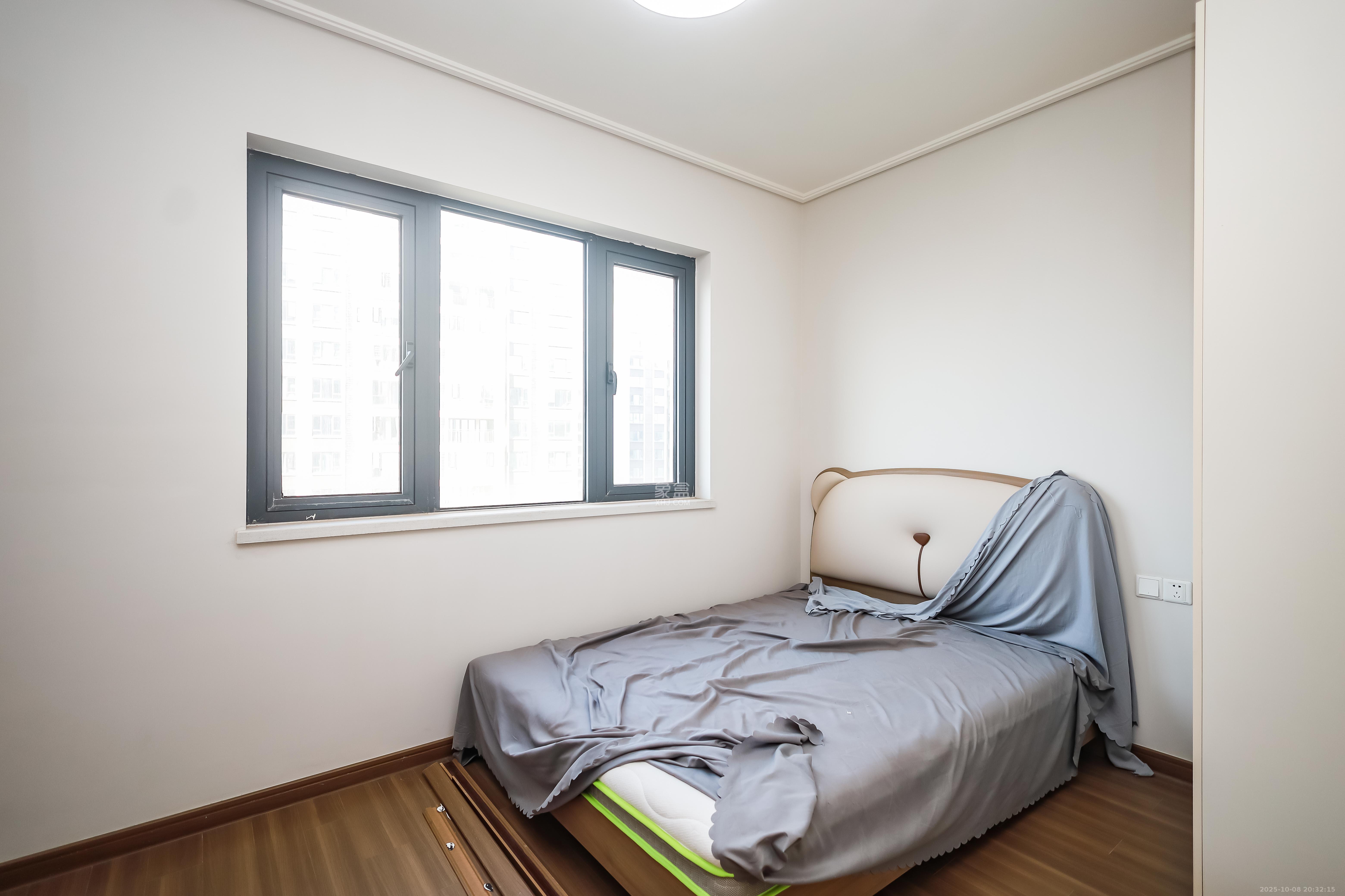 保利恒伟时光印象  4室2厅2卫    136.0万卧室