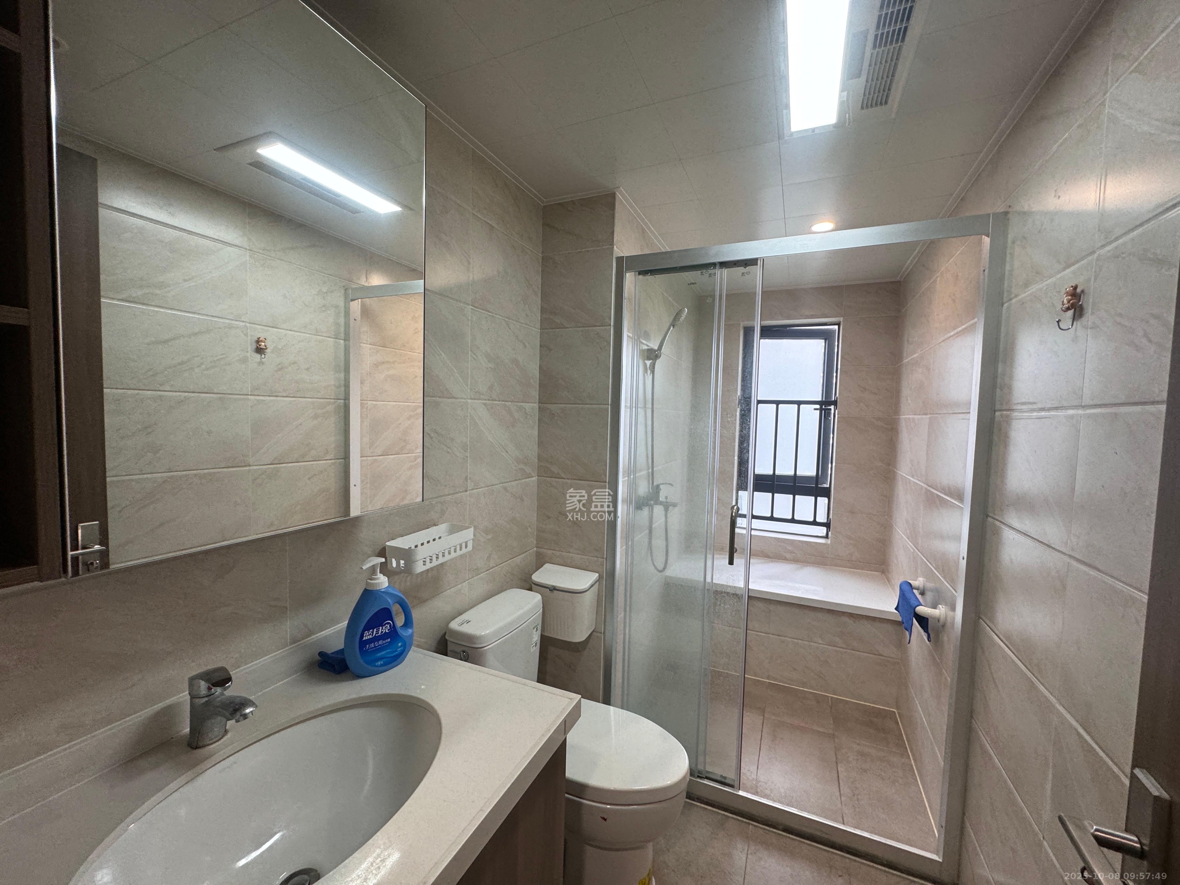 保利中环广场(保利中悦苑)  4室2厅2卫    4500.0元/月 保利中环广场(保利中悦苑)  4室2厅2卫    4500.0元/月室内图