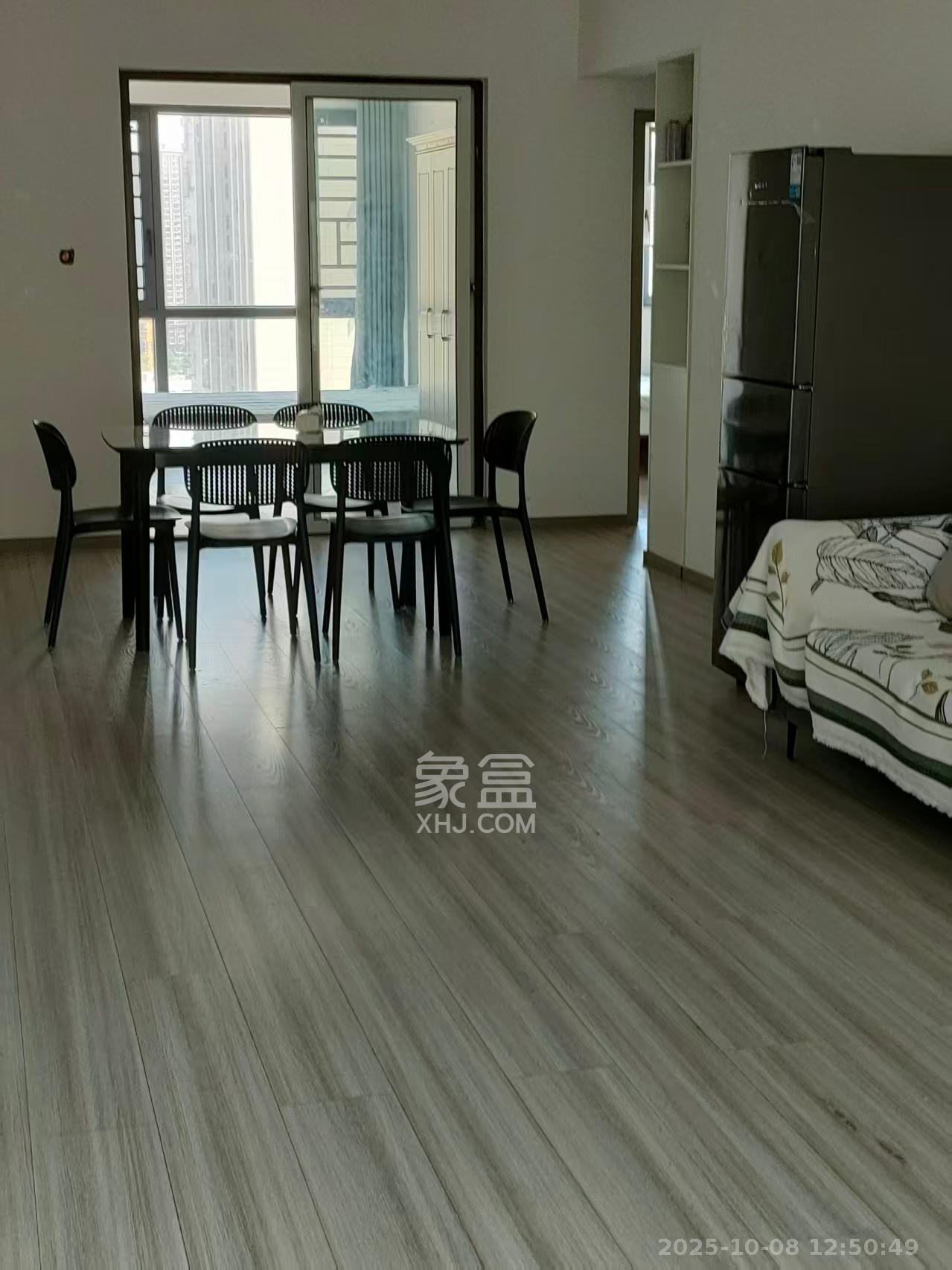 绿地新都会  4室2厅2卫    2600.0元/月 绿地新都会  4室2厅2卫    2600.0元/月