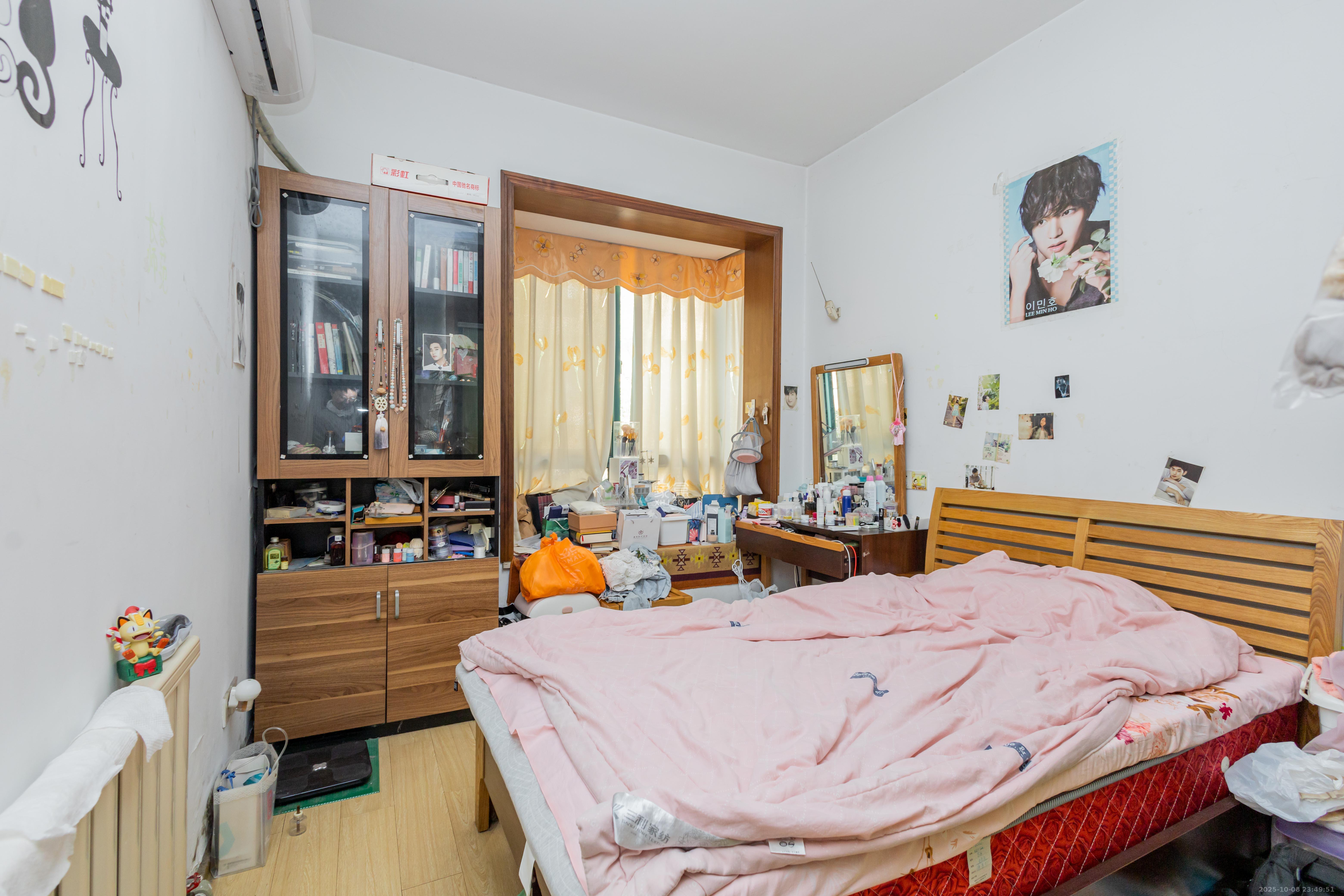 东业早安星城 4室2厅2卫 68.8万 东业早安星城 4室2厅2卫 68.8万卧室