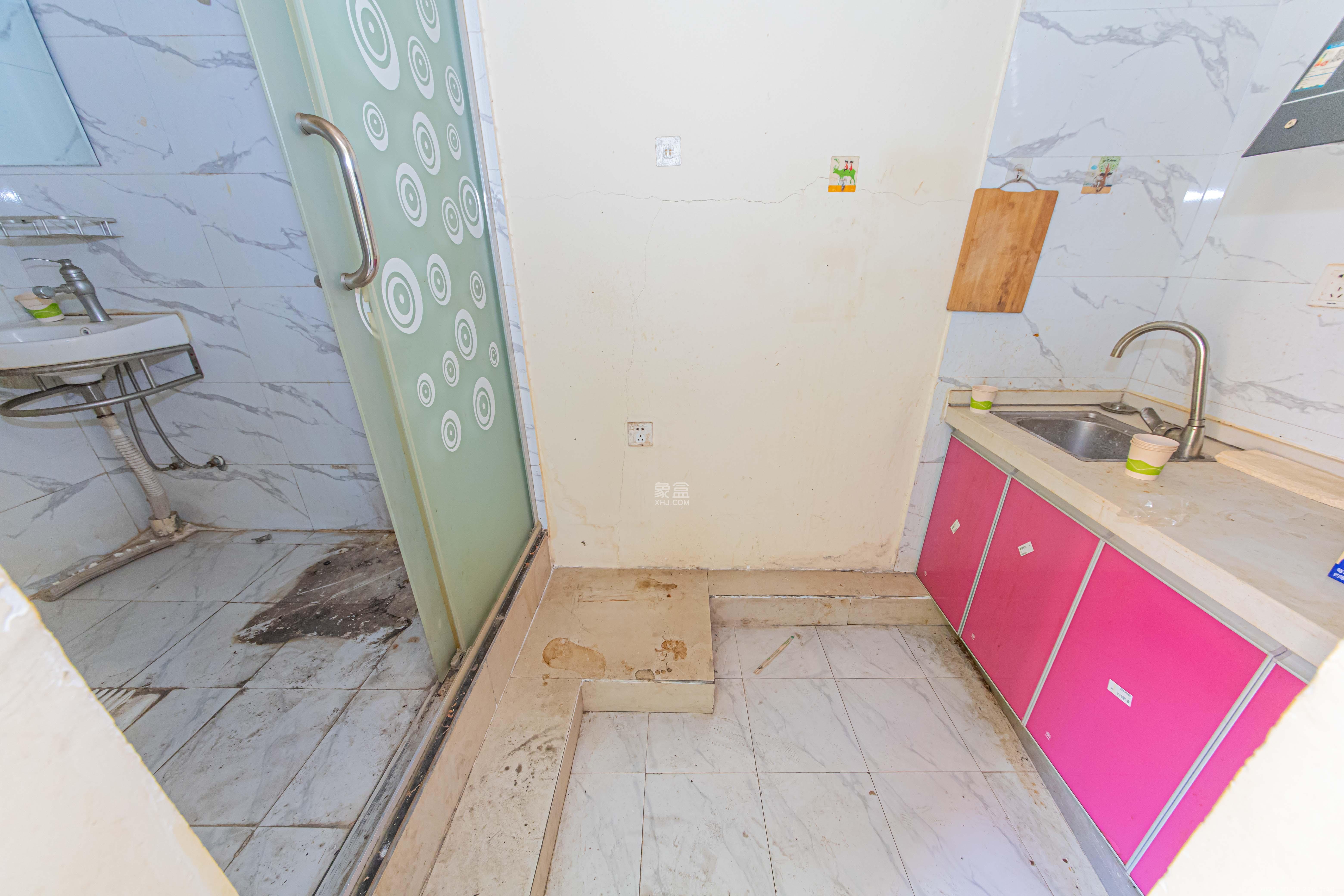 鑫远悦城(鑫远悦时代)  4室2厅2卫    139.0万 鑫远悦城(鑫远悦时代)  4室2厅2卫    139.0万卫生间