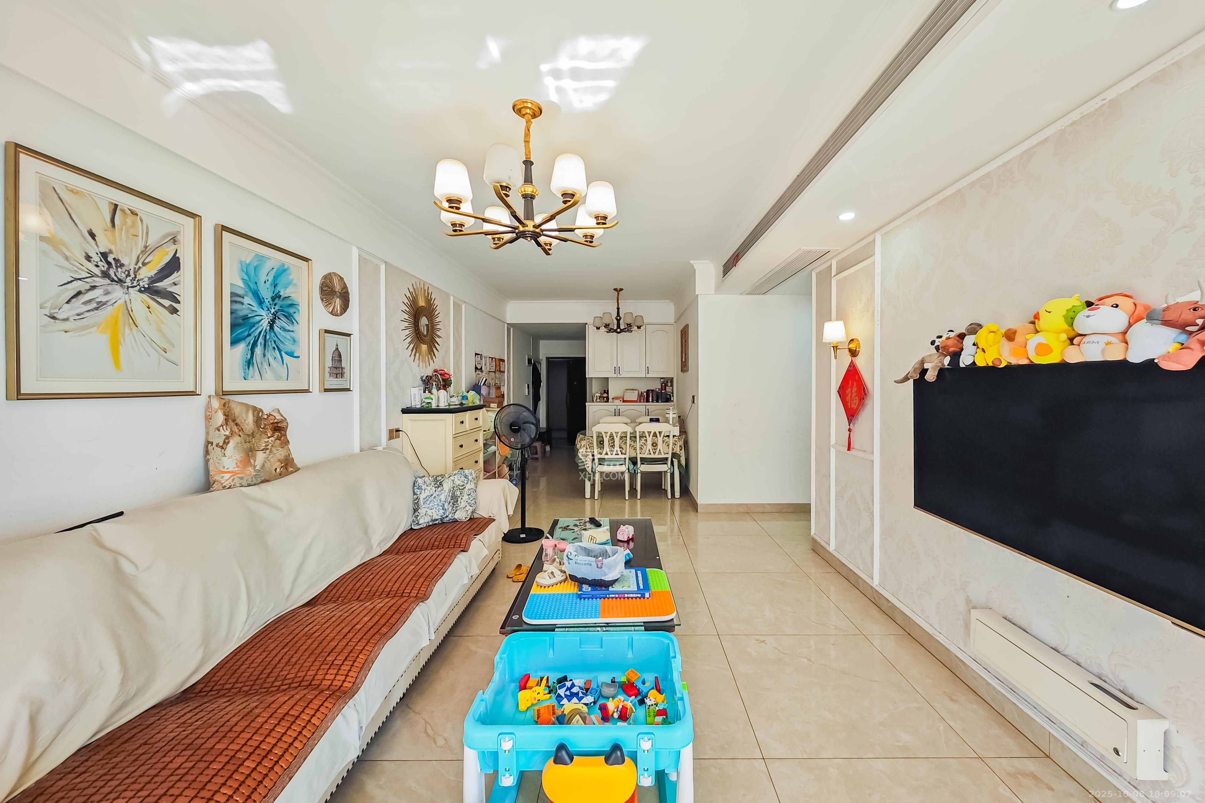 旭辉香樟公馆  3室2厅2卫    89.8万客厅