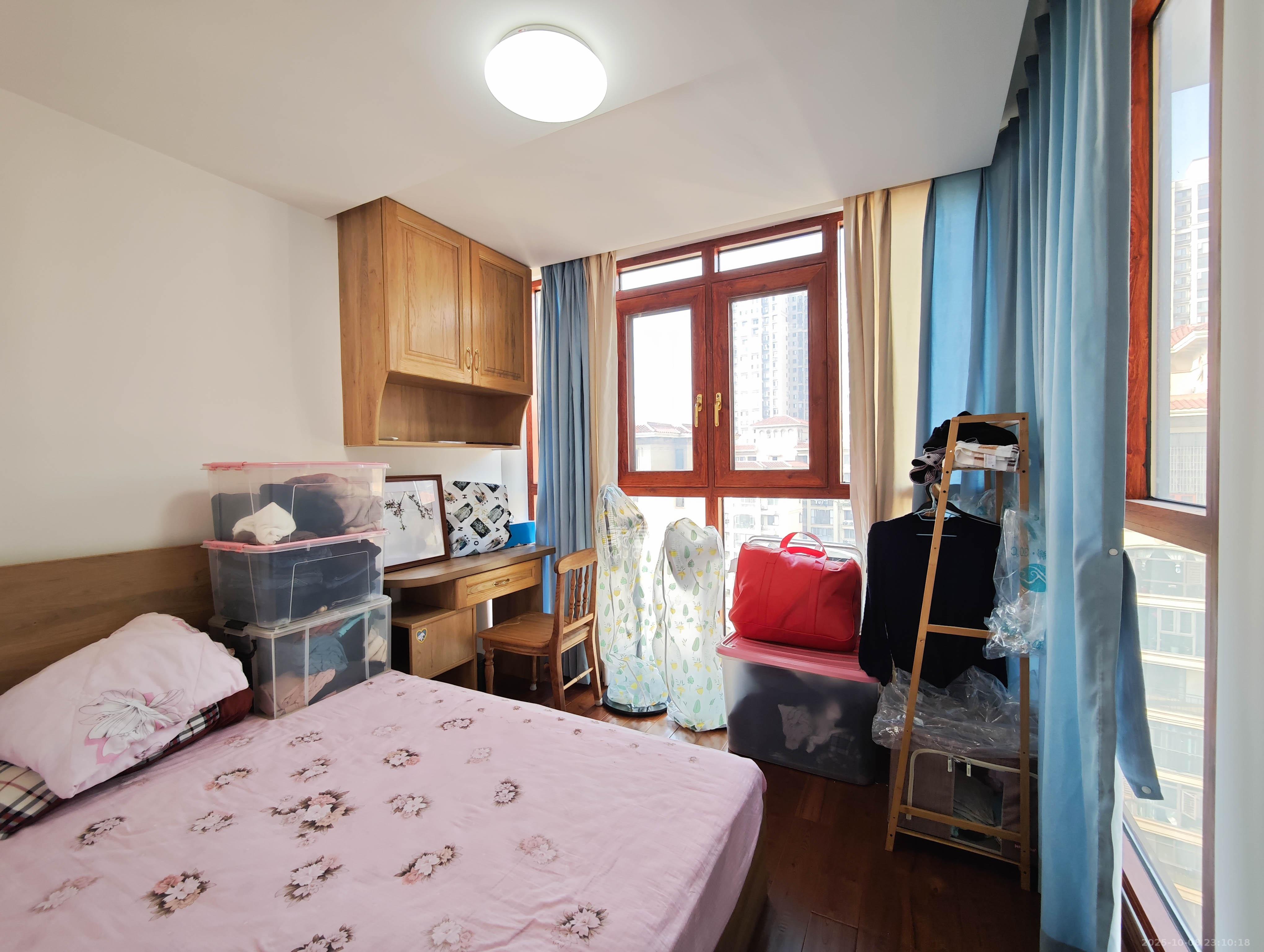 宏聚地中海  9室2厅5卫    310.0万 宏聚地中海  9室2厅5卫    310.0万卧室