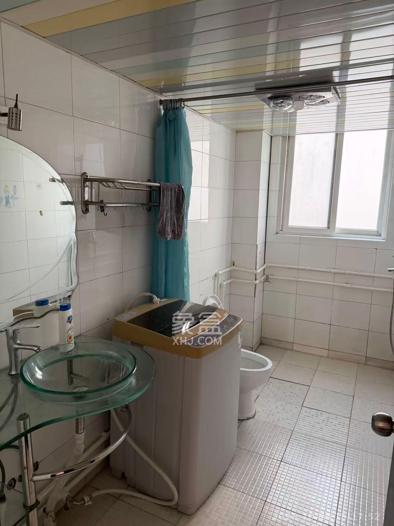 晶华美地 3室2厅2卫 2000.0元/月 晶华美地 3室2厅2卫 2000.0元/月室内图