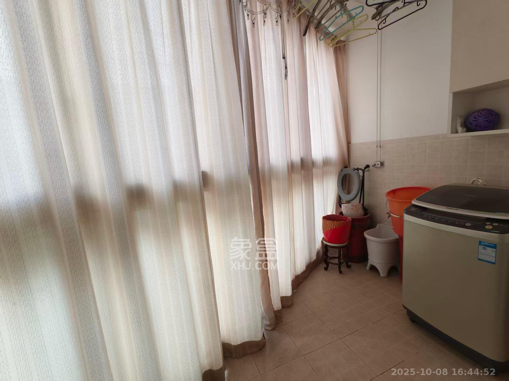 阳光100二期 3室2厅1卫 2800.0元/月 阳光100二期 3室2厅1卫 2800.0元/月室内图