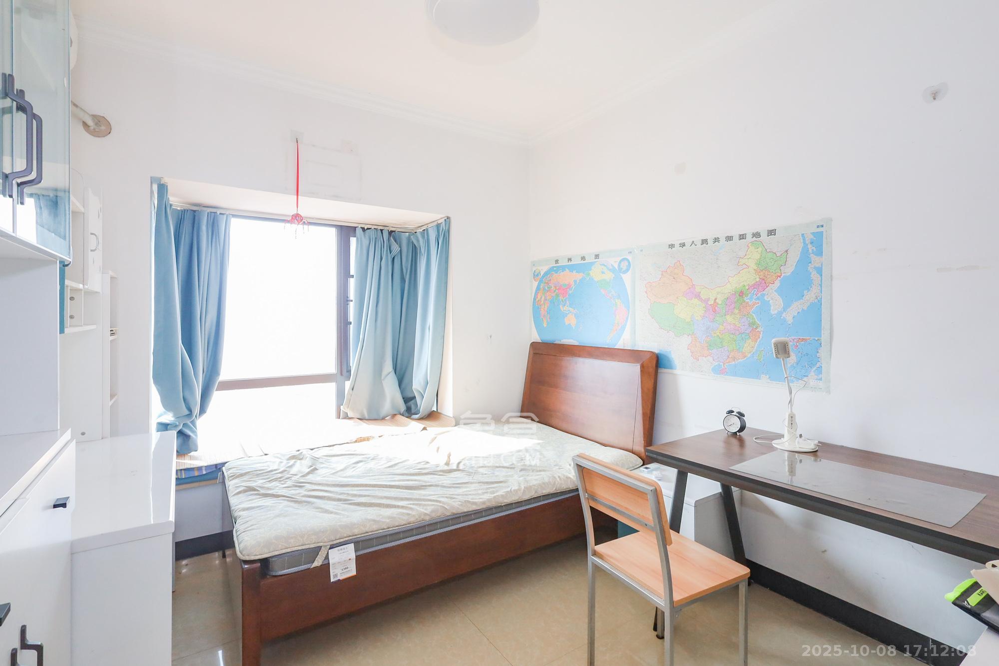 旭辉藏郡(藏郡、旭湘华府) 3室2厅1卫 240.0万 旭辉藏郡(藏郡、旭湘华府) 3室2厅1卫 240.0万卧室