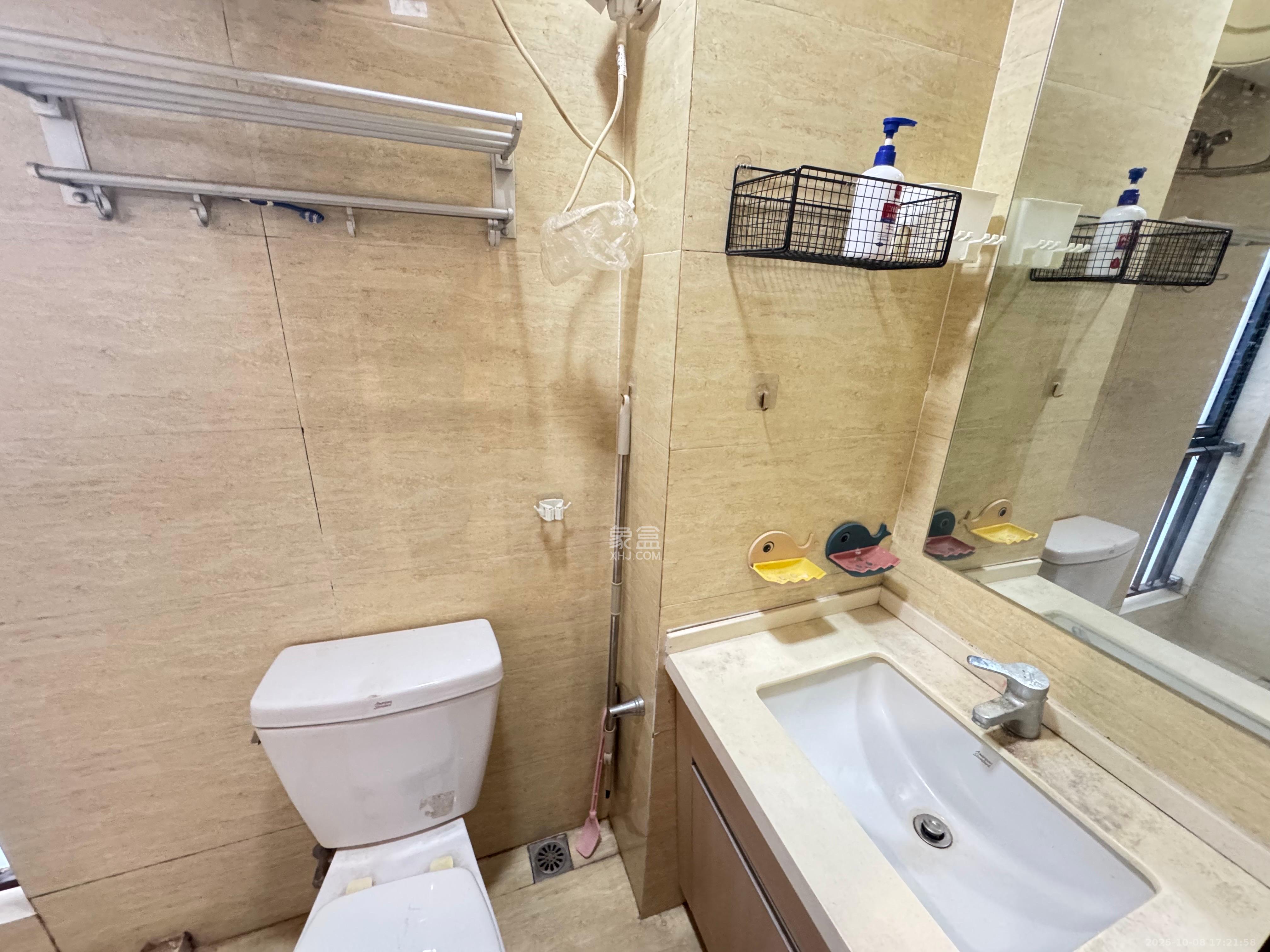 绿地中央广场  1室1厅1卫    1400.0元/月室内图