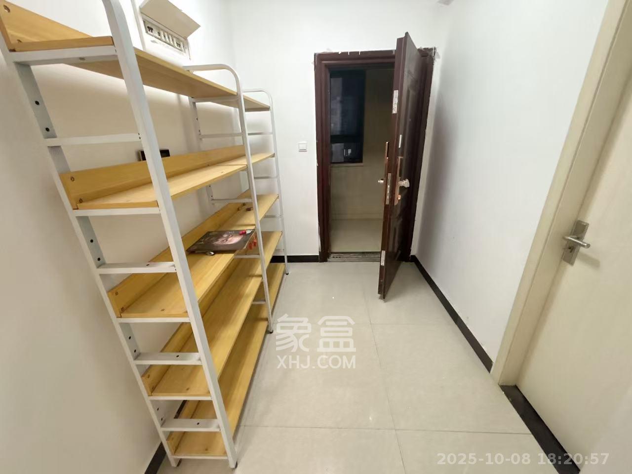 长房云时代  2室1厅1卫    2000.0元/月室内图