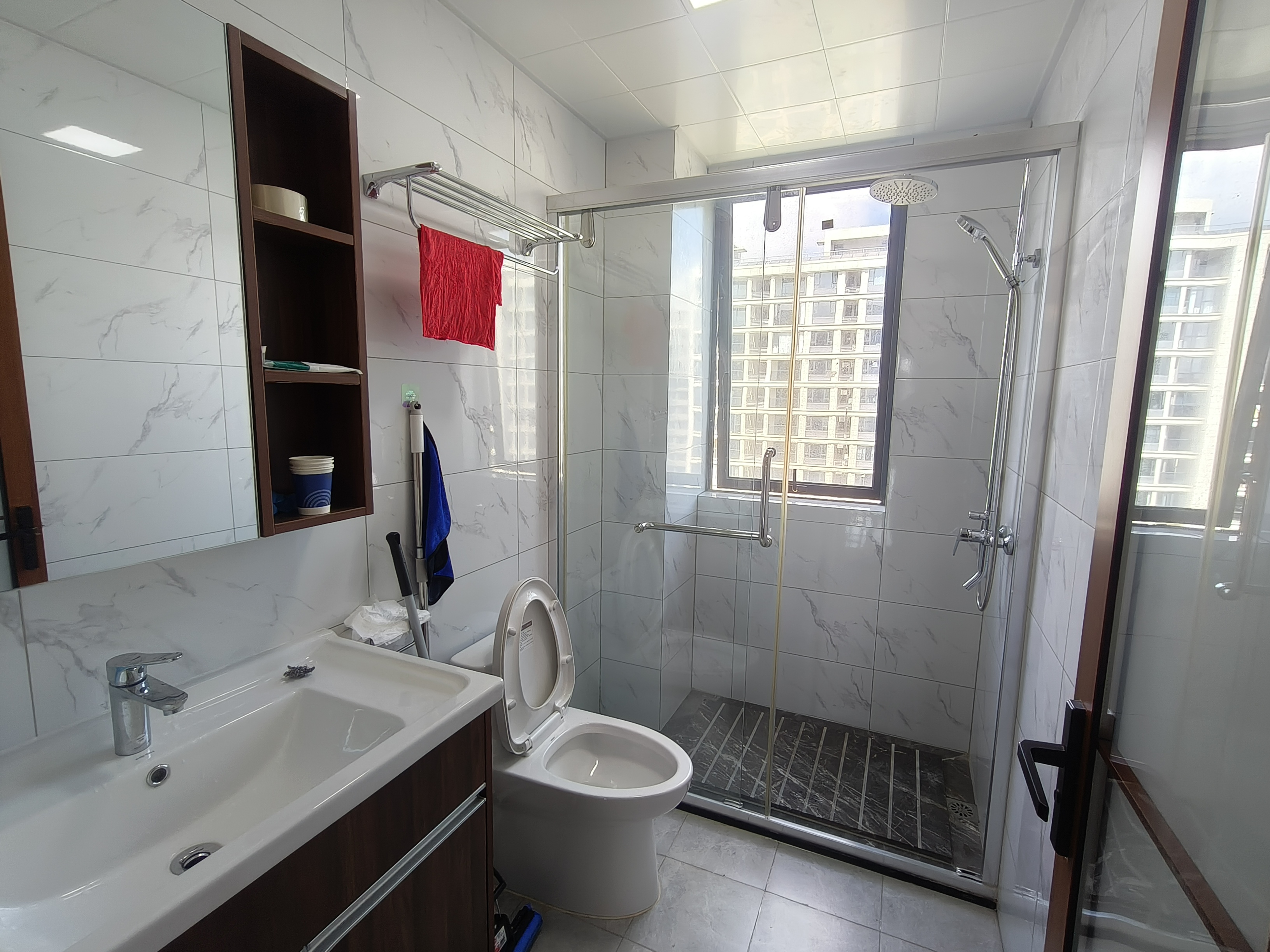 蓝宝凤鸣兰曦 3室2厅2卫 2800.0元/月 蓝宝凤鸣兰曦 3室2厅2卫 2800.0元/月室内图