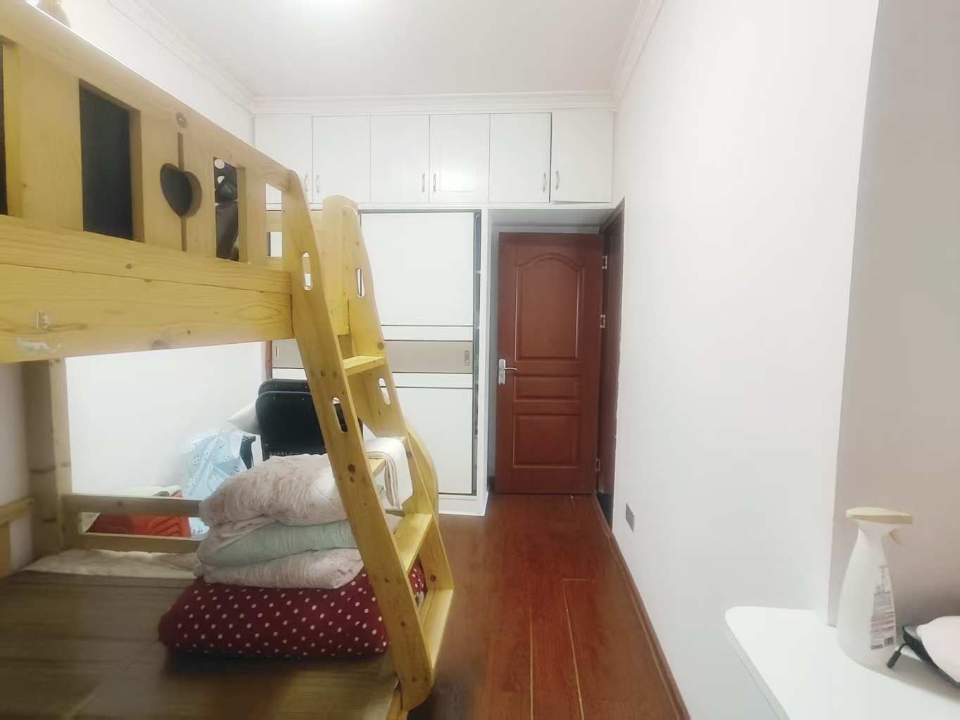 百弘学府城  3室2厅2卫    59.8万客厅