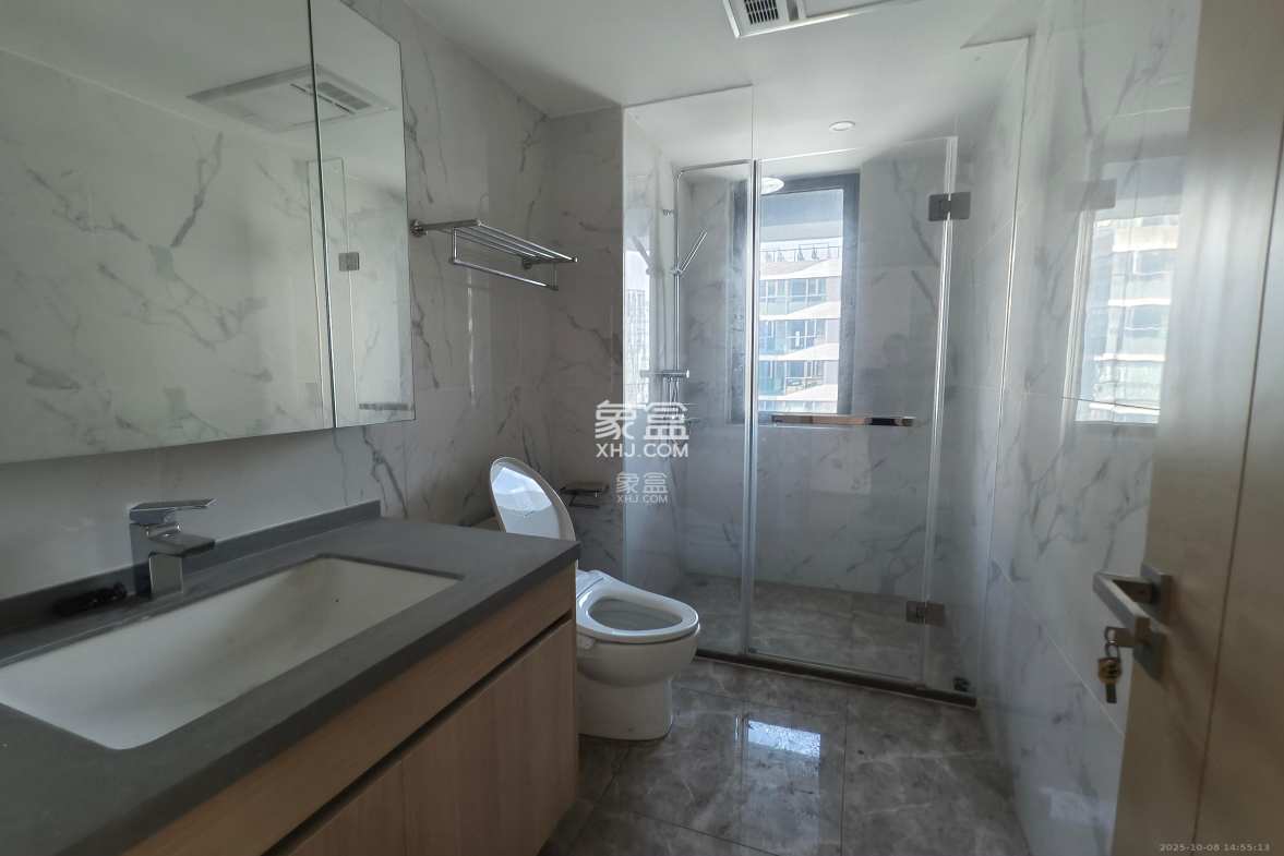 复地滨江金融中心 4室2厅2卫 4200.0元/月 复地滨江金融中心 4室2厅2卫 4200.0元/月室内图