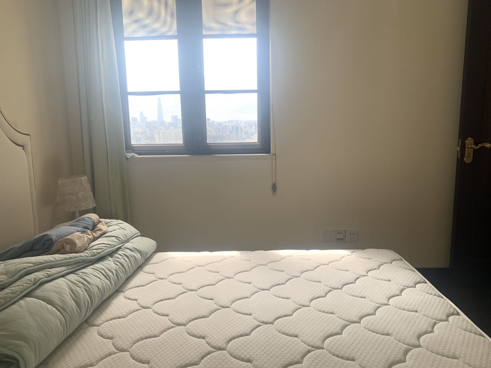 恒大外滩  2室2厅1卫    150.0万客厅