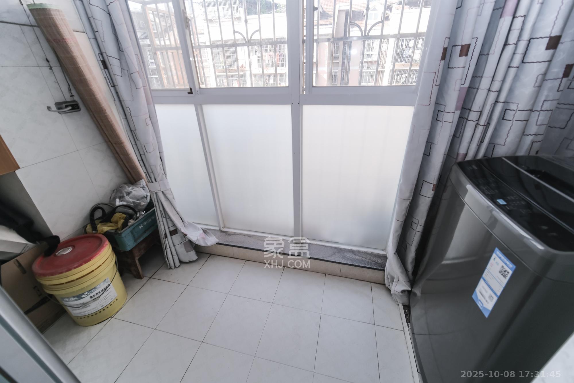 长丰星城  1室0厅0卫    37.5万阳台