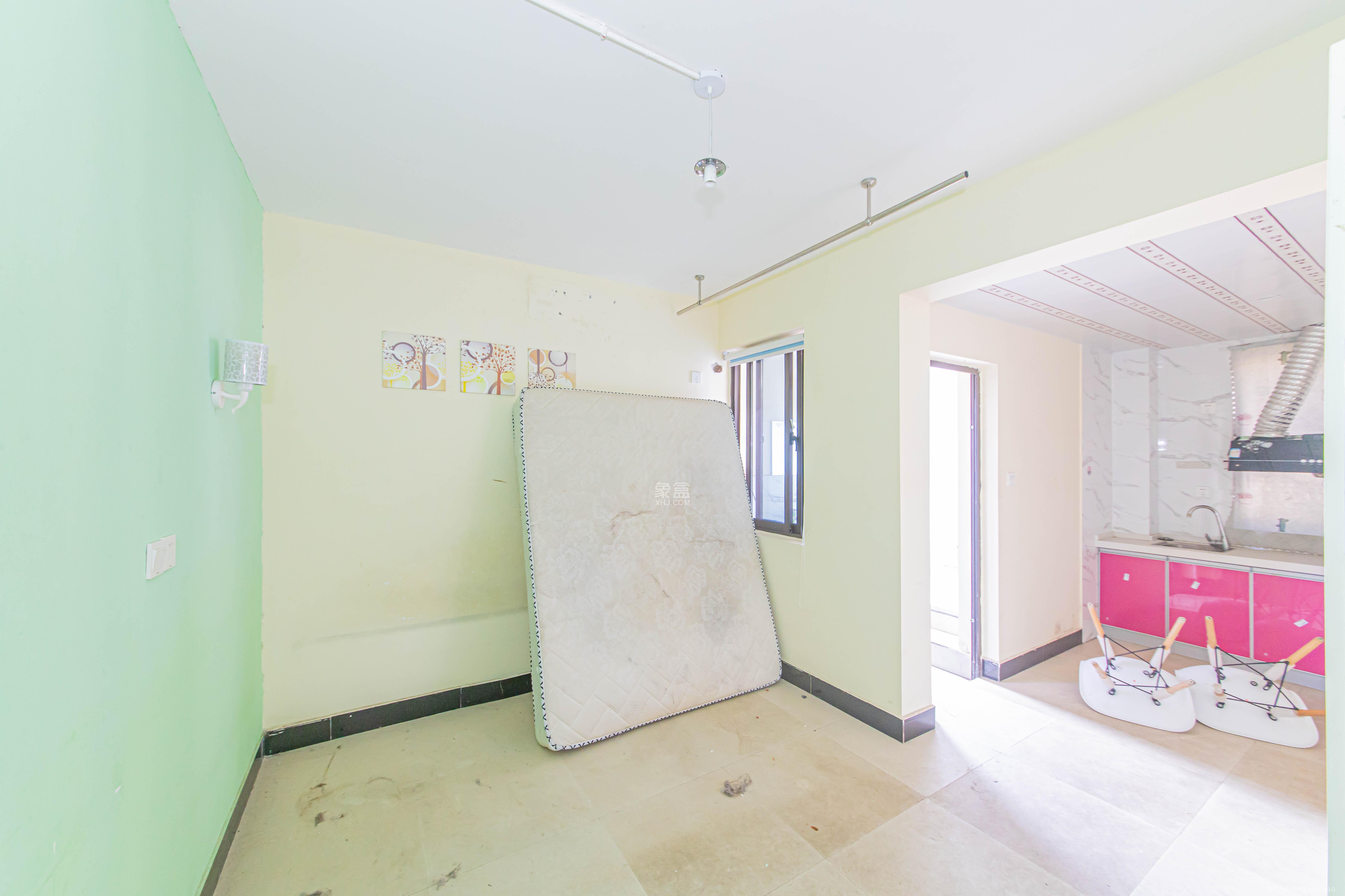 鑫远悦城（鑫远悦时代）  4室2厅2卫    139.0万厨房