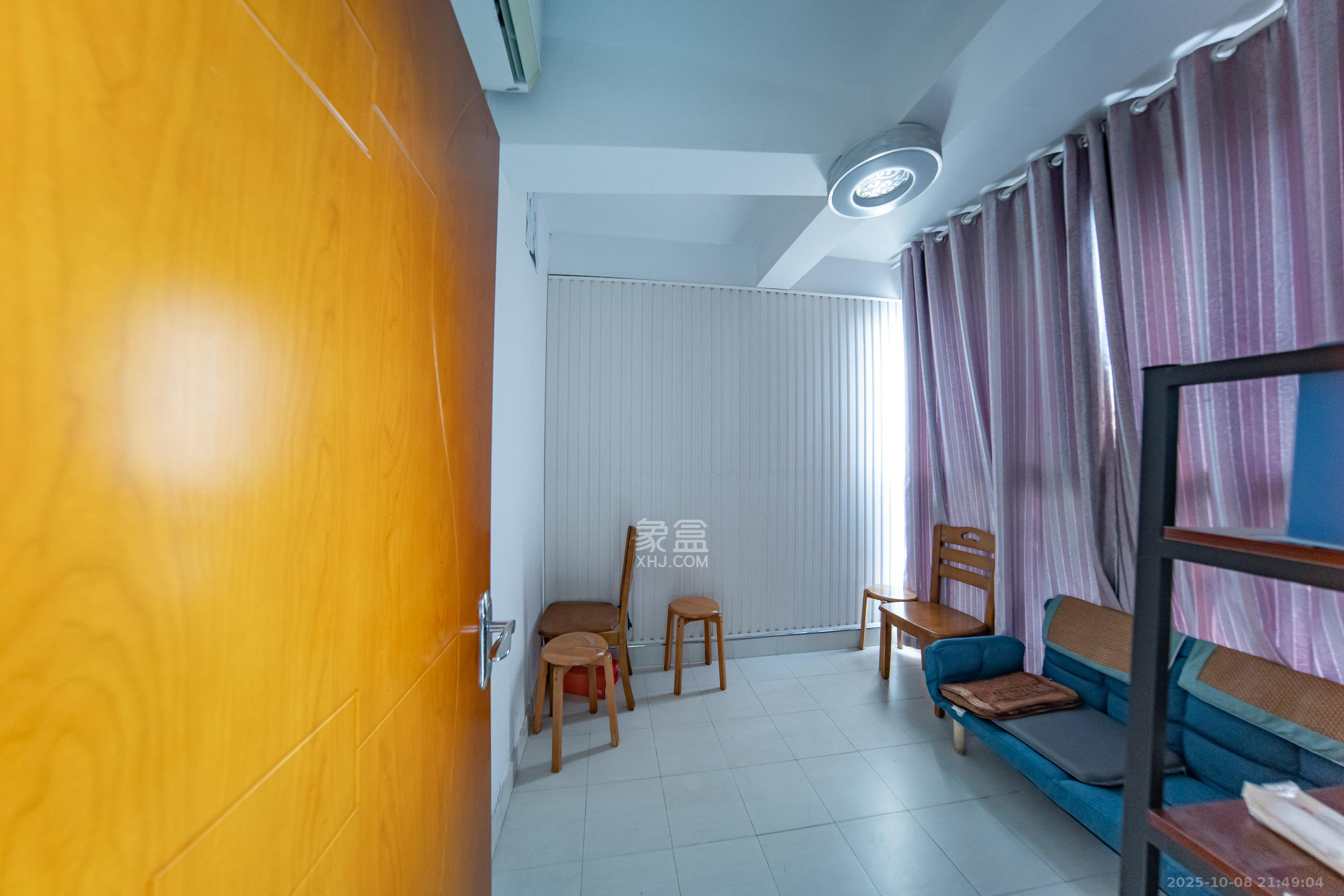 江山帝景雅典  4室2厅1卫    90.0万卧室