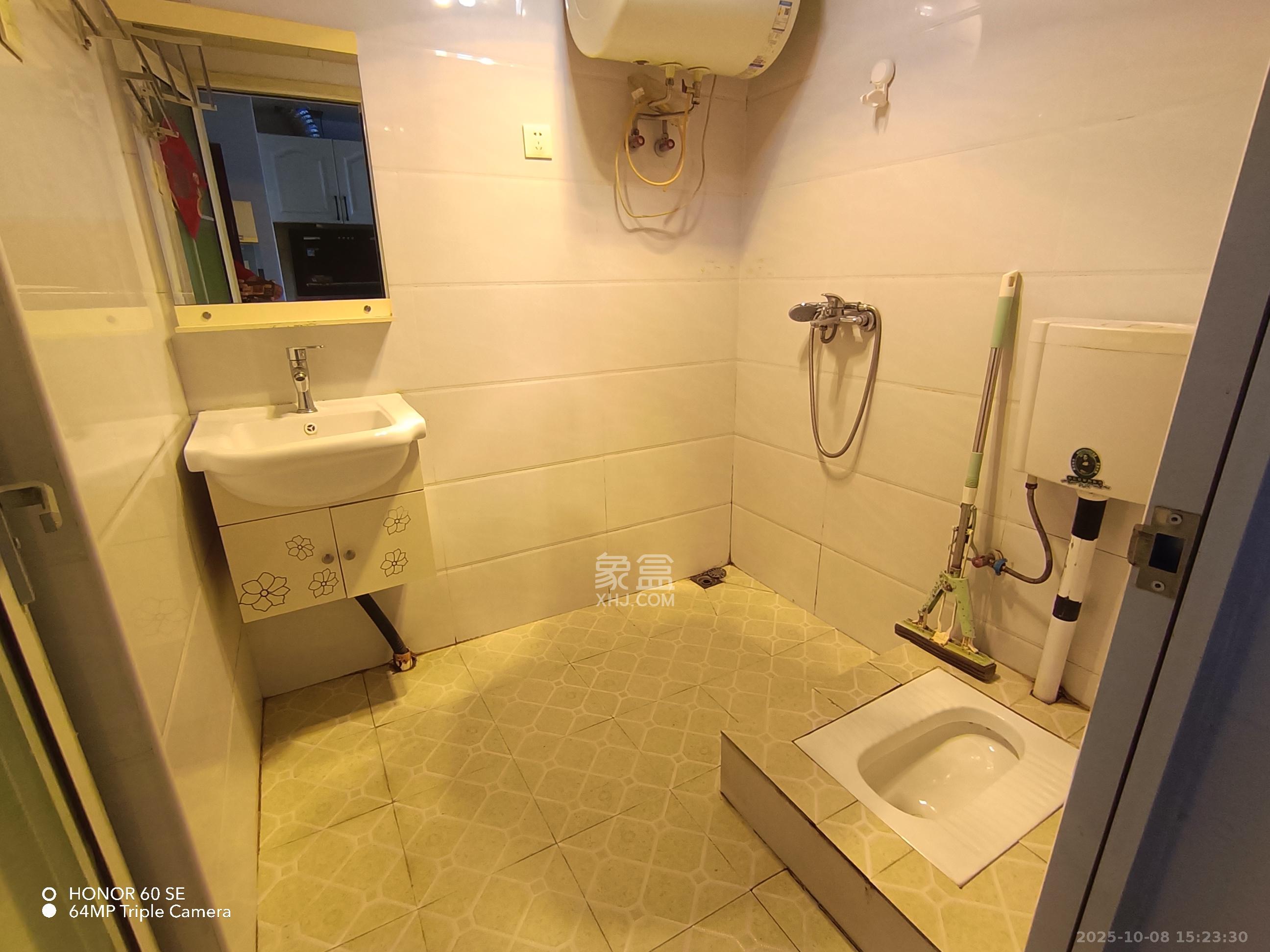 钰龙天下二期(钰龙佳园)  1室1厅1卫    1300.0元/月 钰龙天下二期(钰龙佳园)  1室1厅1卫    1300.0元/月室内图