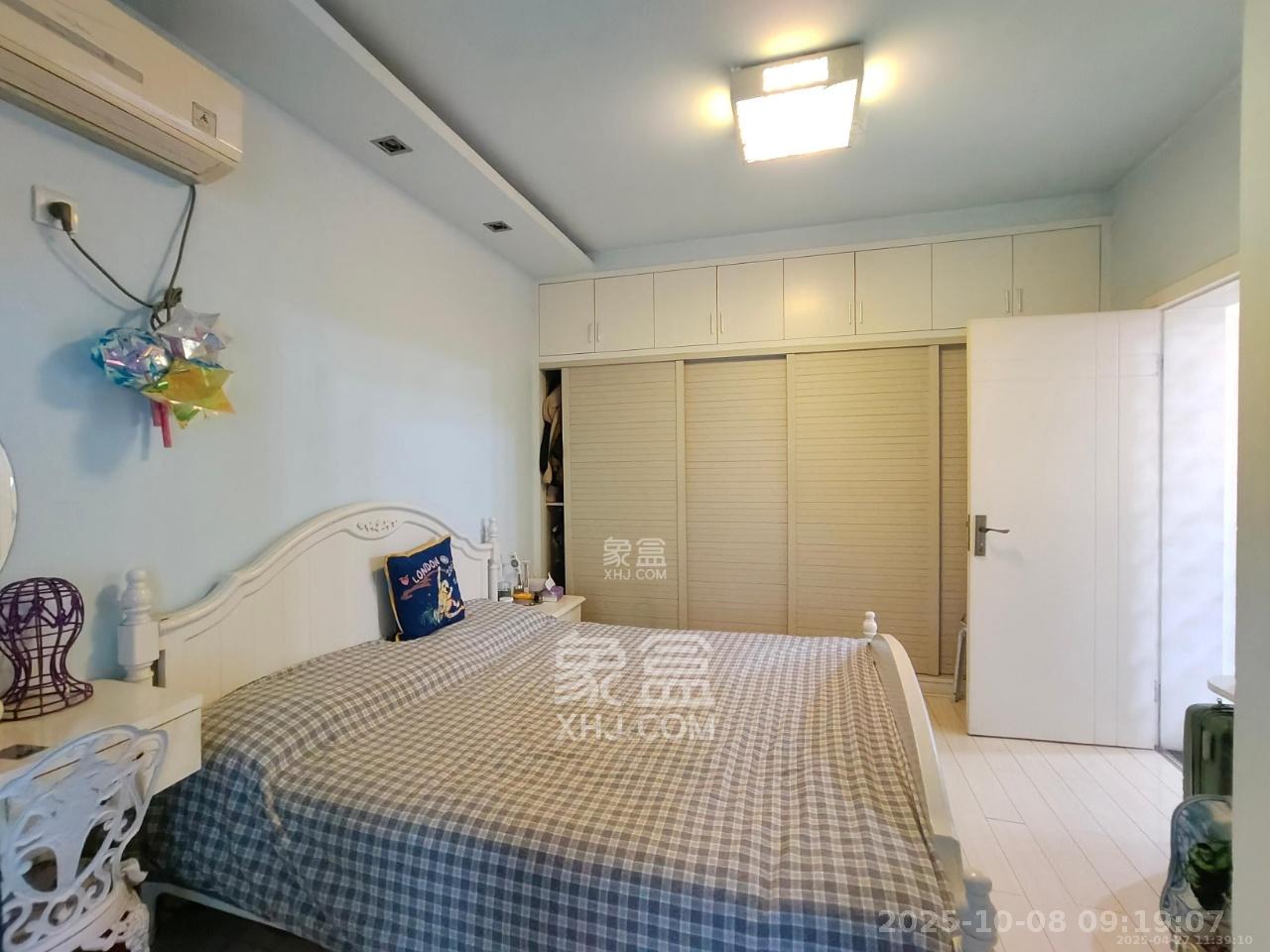 融圣国际 2室2厅1卫 2700.0元/月 融圣国际 2室2厅1卫 2700.0元/月室内图