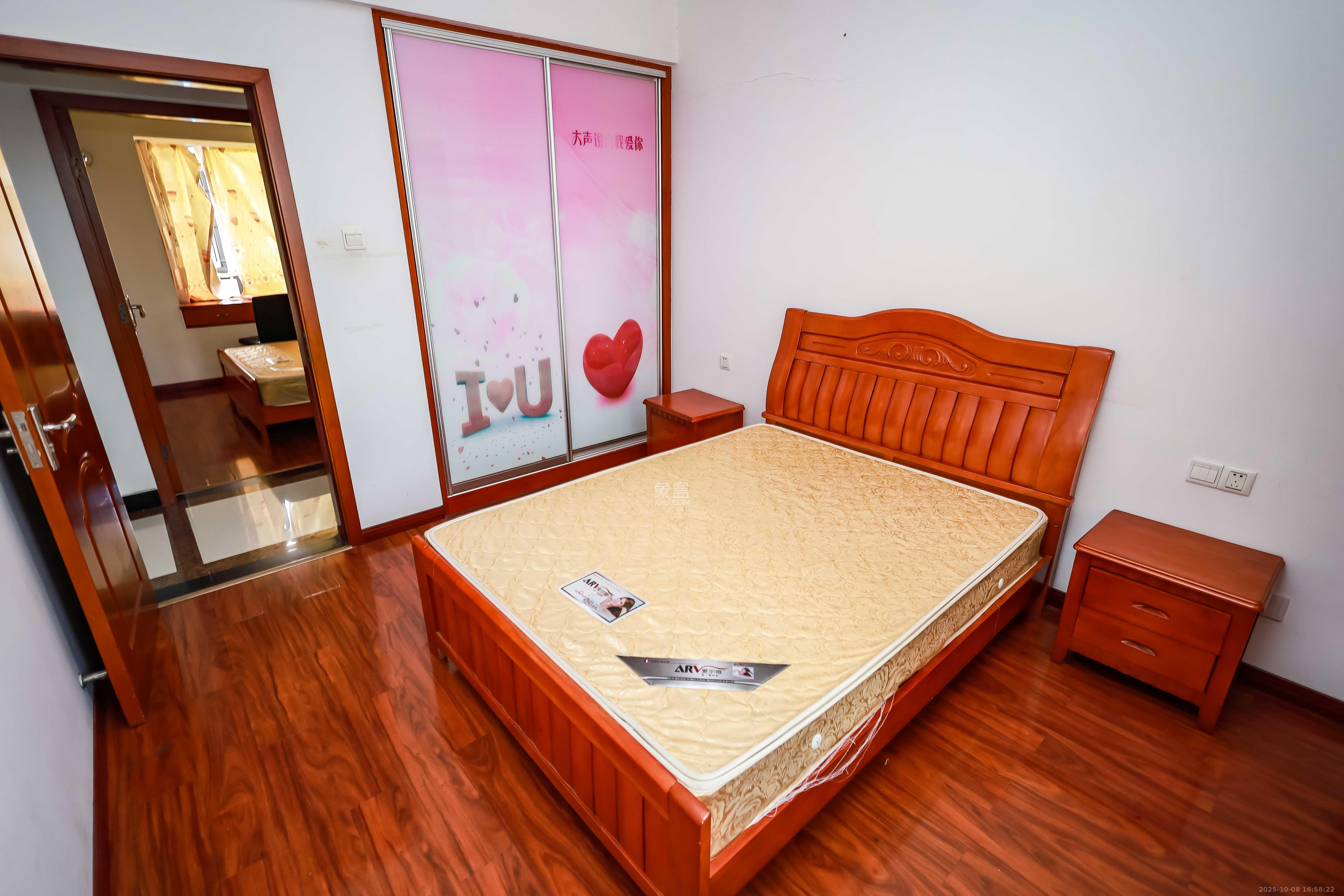 南枫时光 3室2厅1卫 2600.0元/月 南枫时光 3室2厅1卫 2600.0元/月室内图