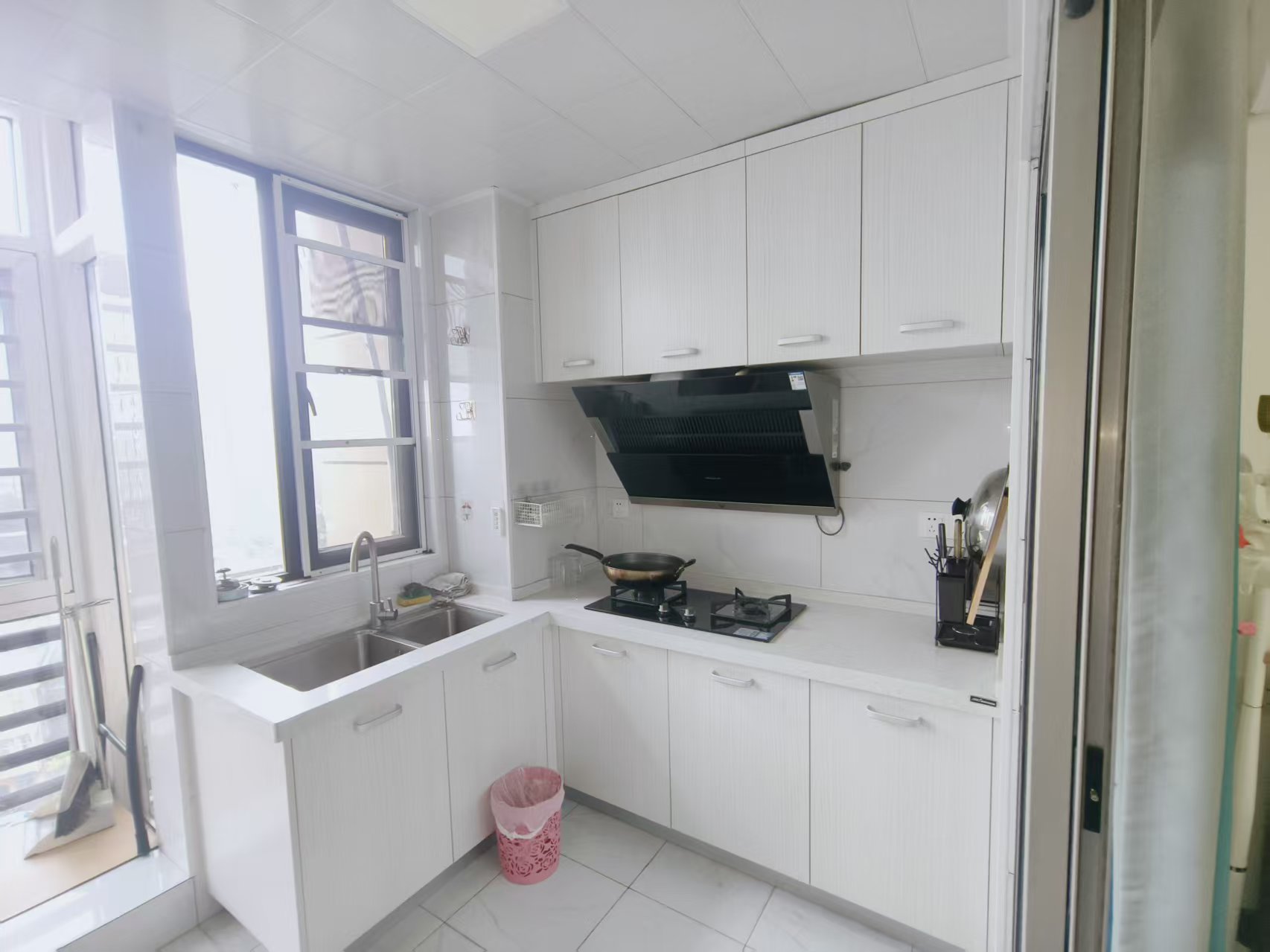 保利香槟国际  1室1厅1卫    1300.0元/月 保利香槟国际  1室1厅1卫    1300.0元/月室内图