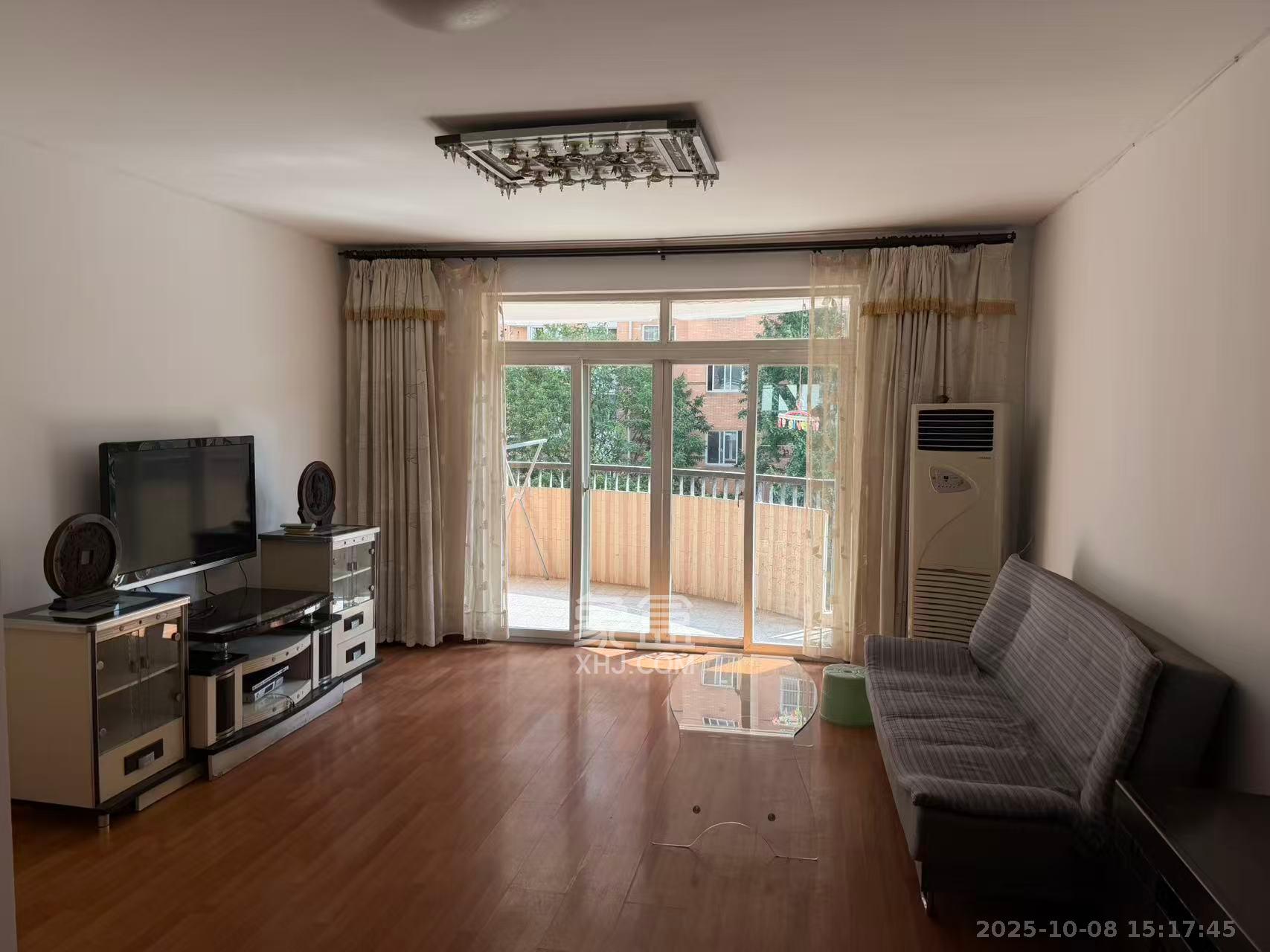 晶华美地  3室2厅2卫    2000.0元/月 晶华美地  3室2厅2卫    2000.0元/月