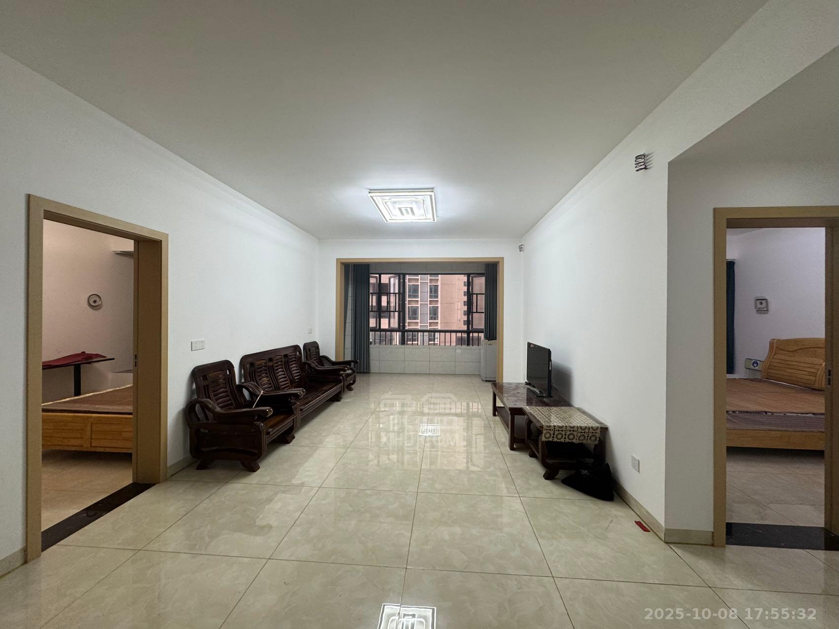 山水豪庭 3室2厅2卫 1600.0元/月 山水豪庭 3室2厅2卫 1600.0元/月室内图