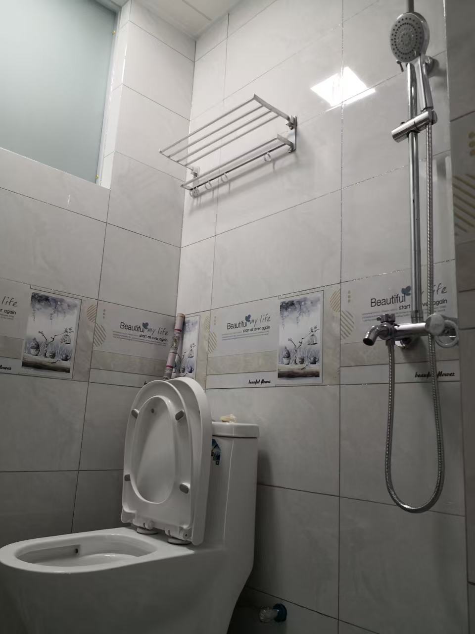 华昌大厦 2室1厅1卫 2500.0元/月 华昌大厦 2室1厅1卫 2500.0元/月室内图