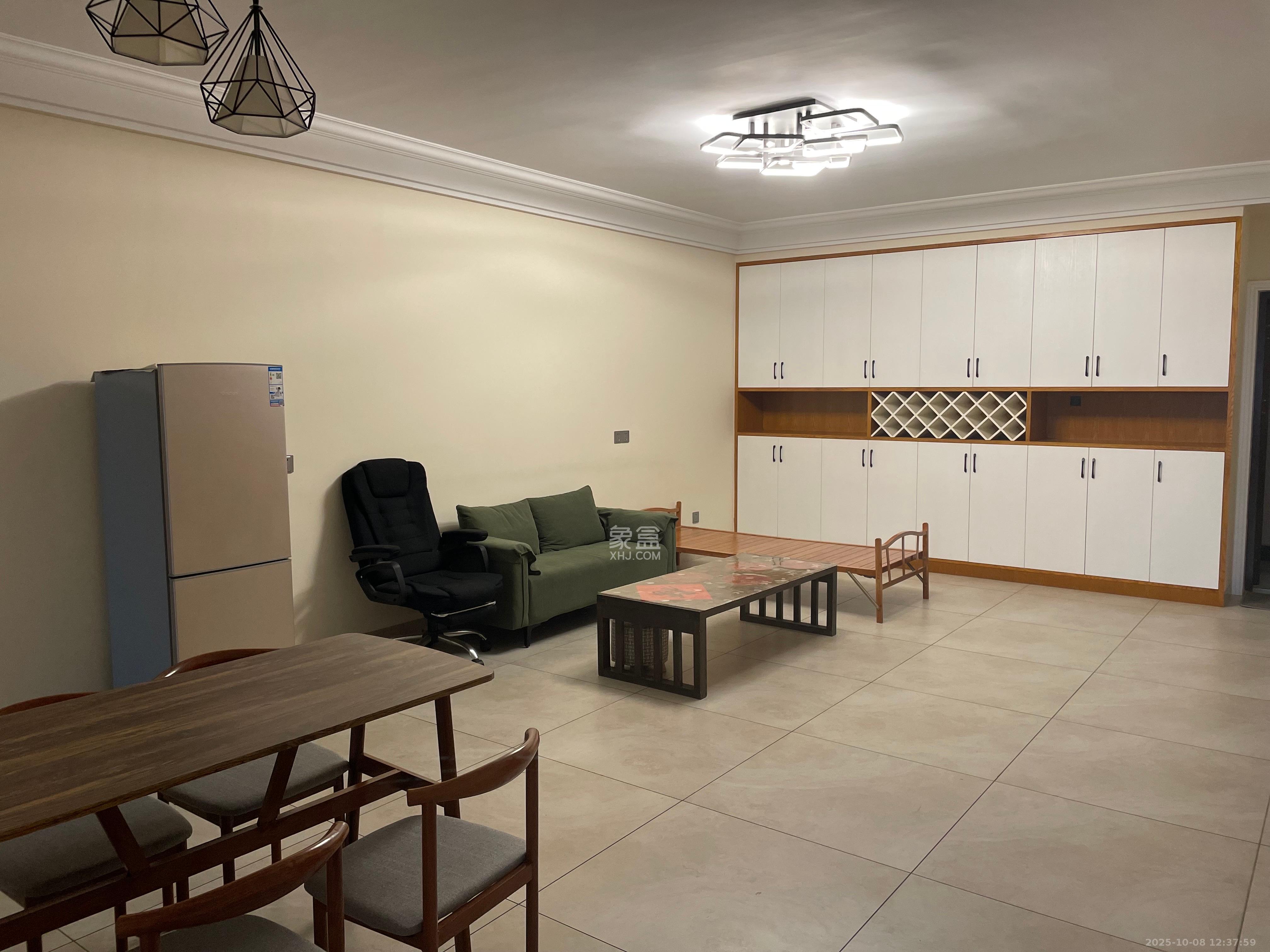 锦璨家园  2室2厅1卫    1800.0元/月